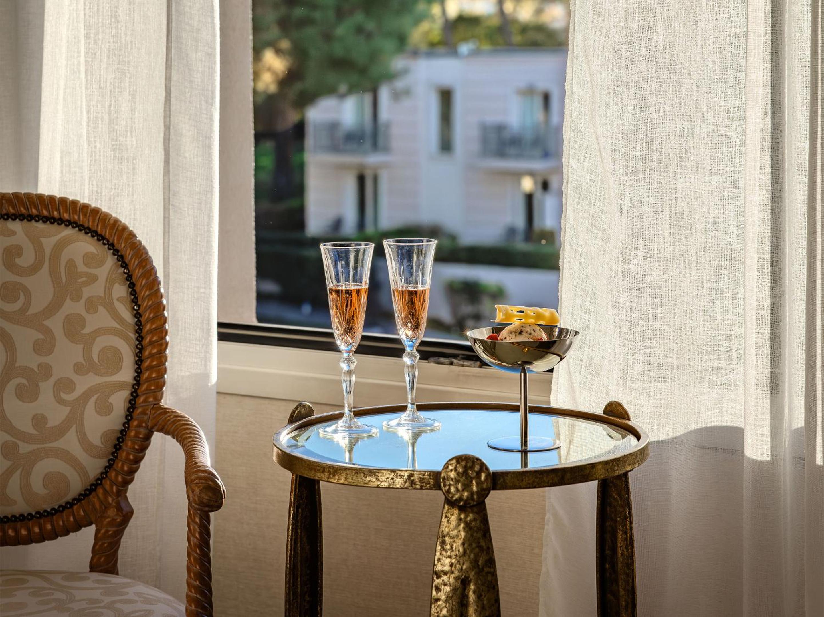  Superior Guestroom with Hotel or Garden View - Photo 5