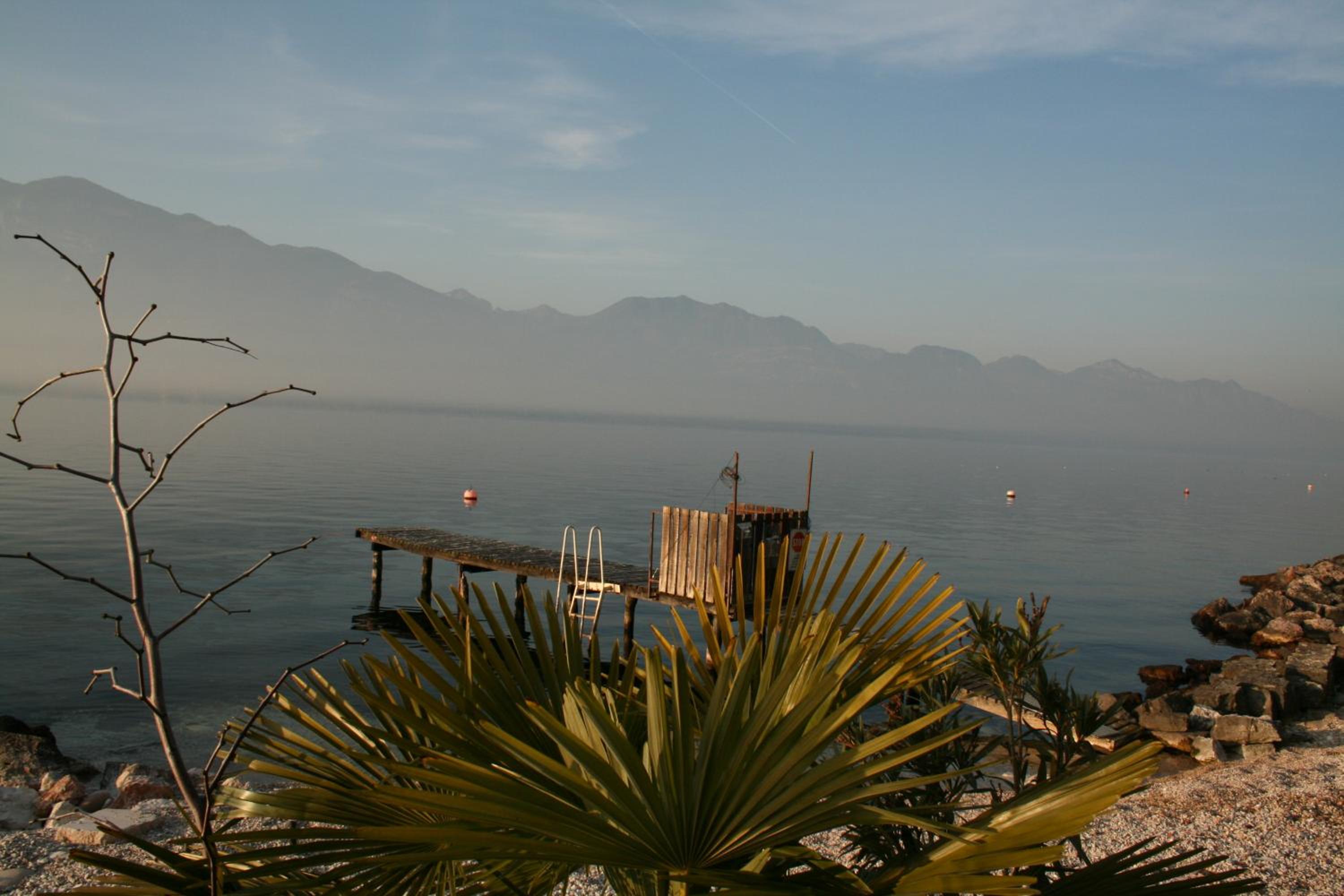 Two-Bedroom Apartment with Lake View photo 2