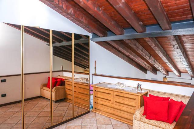 Two-Bedroom Apartment with Lake View photo 1