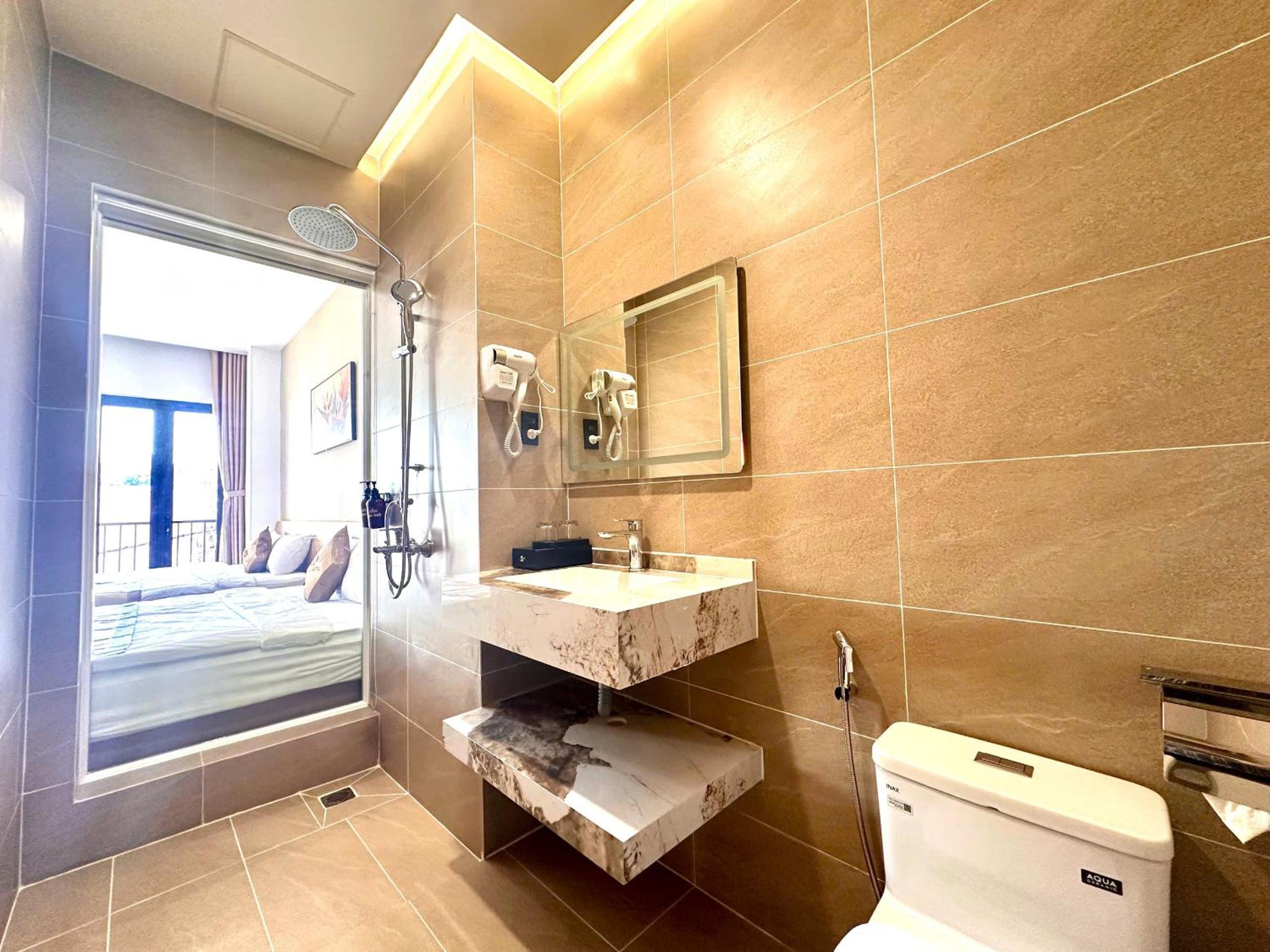 Twin Room with Balcony