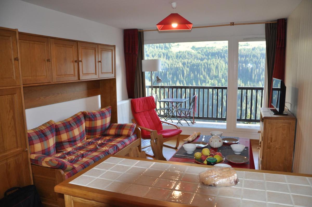 Comfort One-Bedroom Apartment South