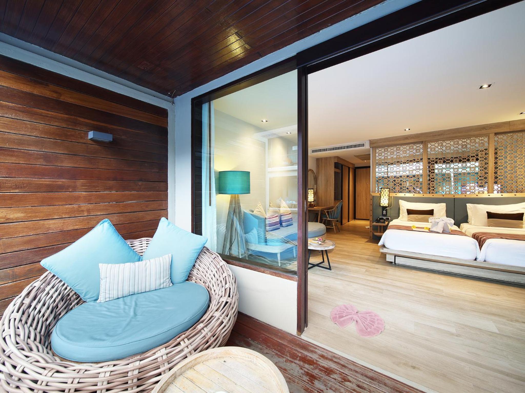 Deluxe Pool Access Twin Room photo 3