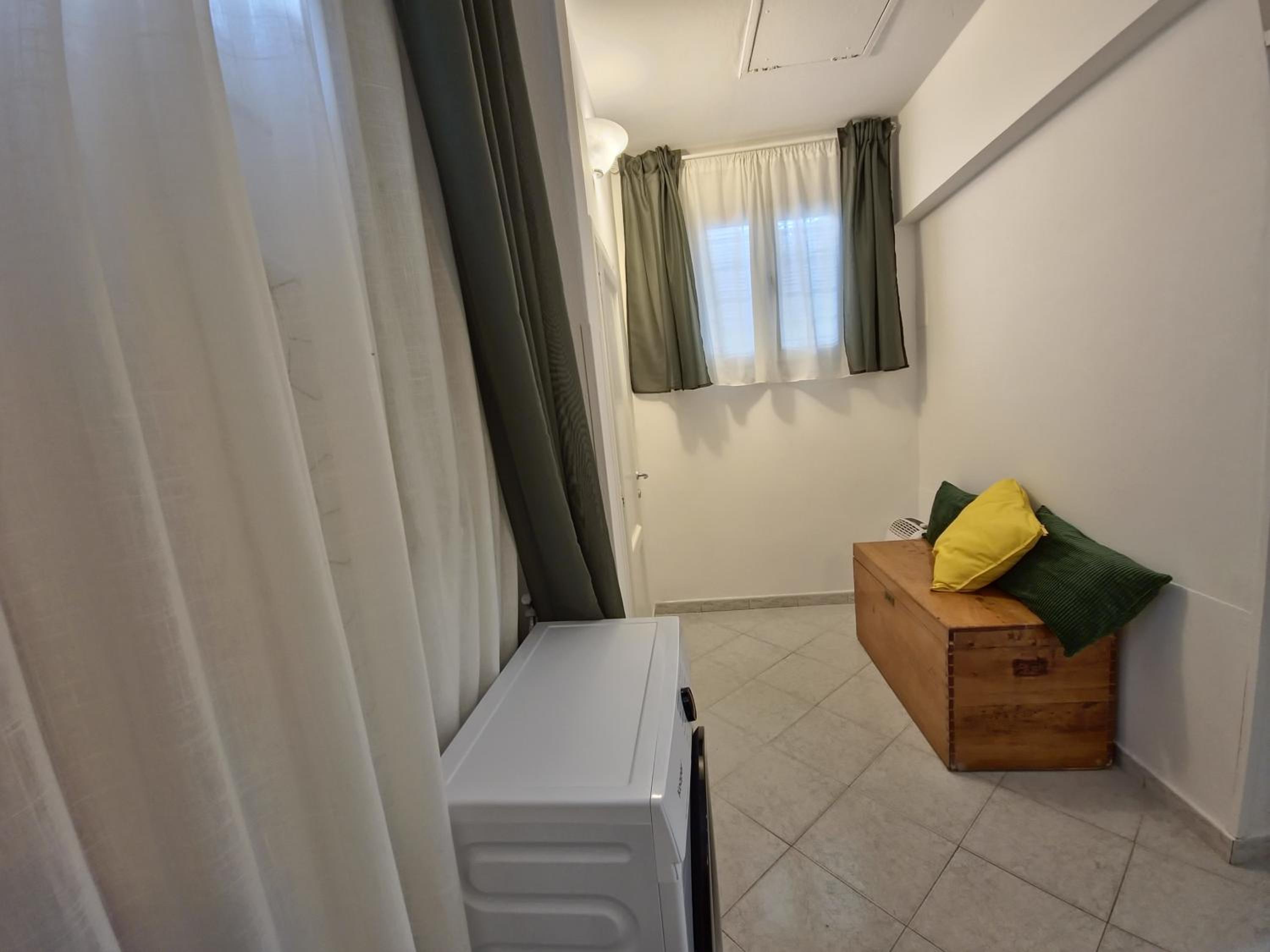 One-Bedroom Apartment photo 3