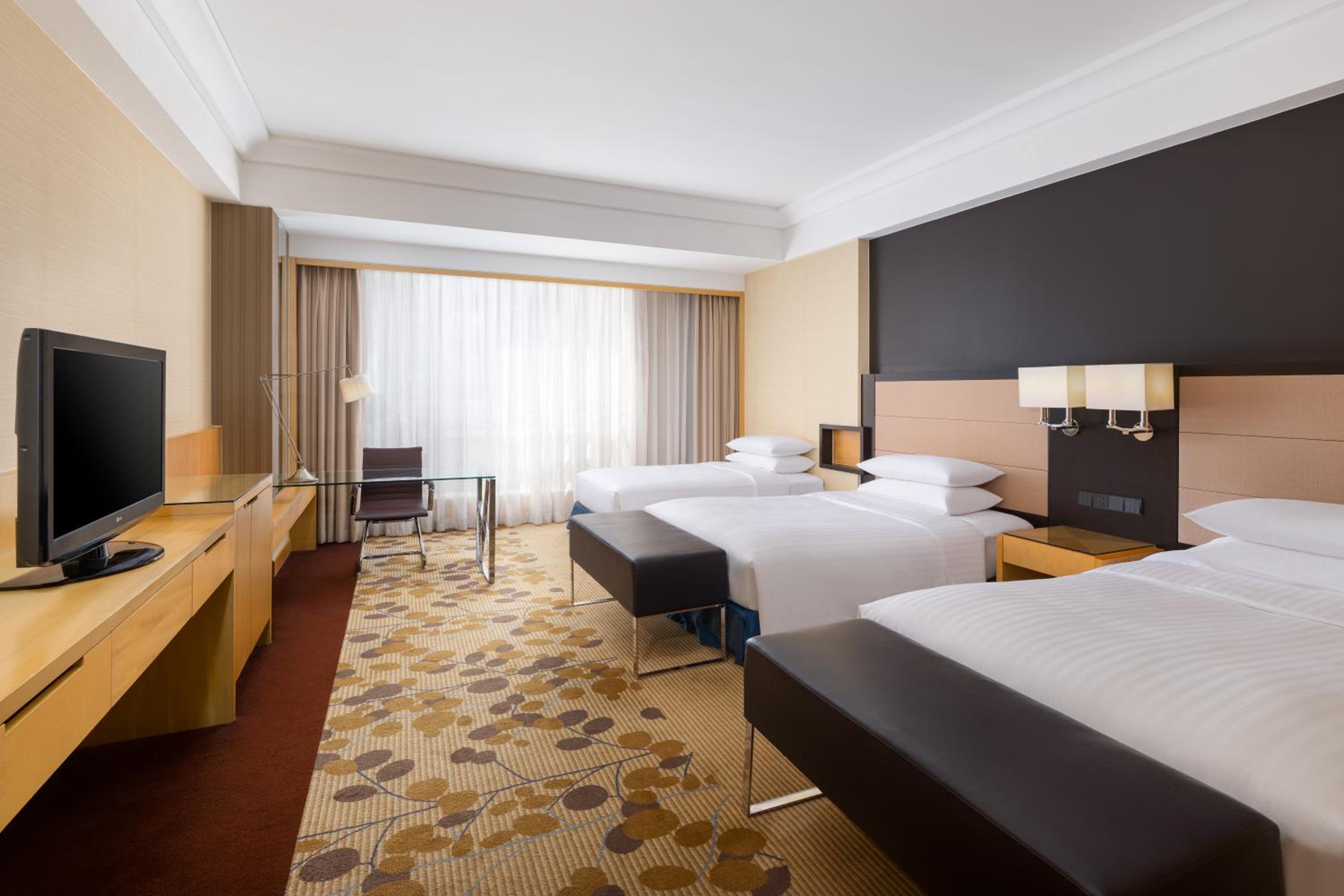 Family Triple Bed Room