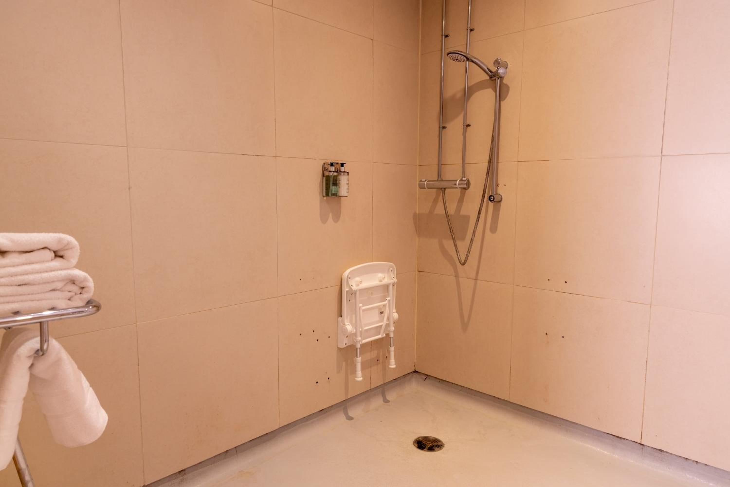 Double Room - Disability Access photo 2