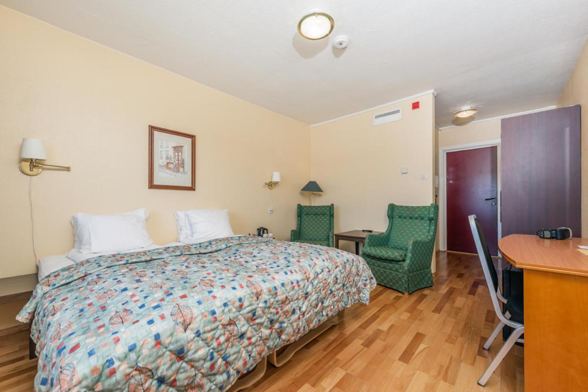 Economy Twin Room photo 3