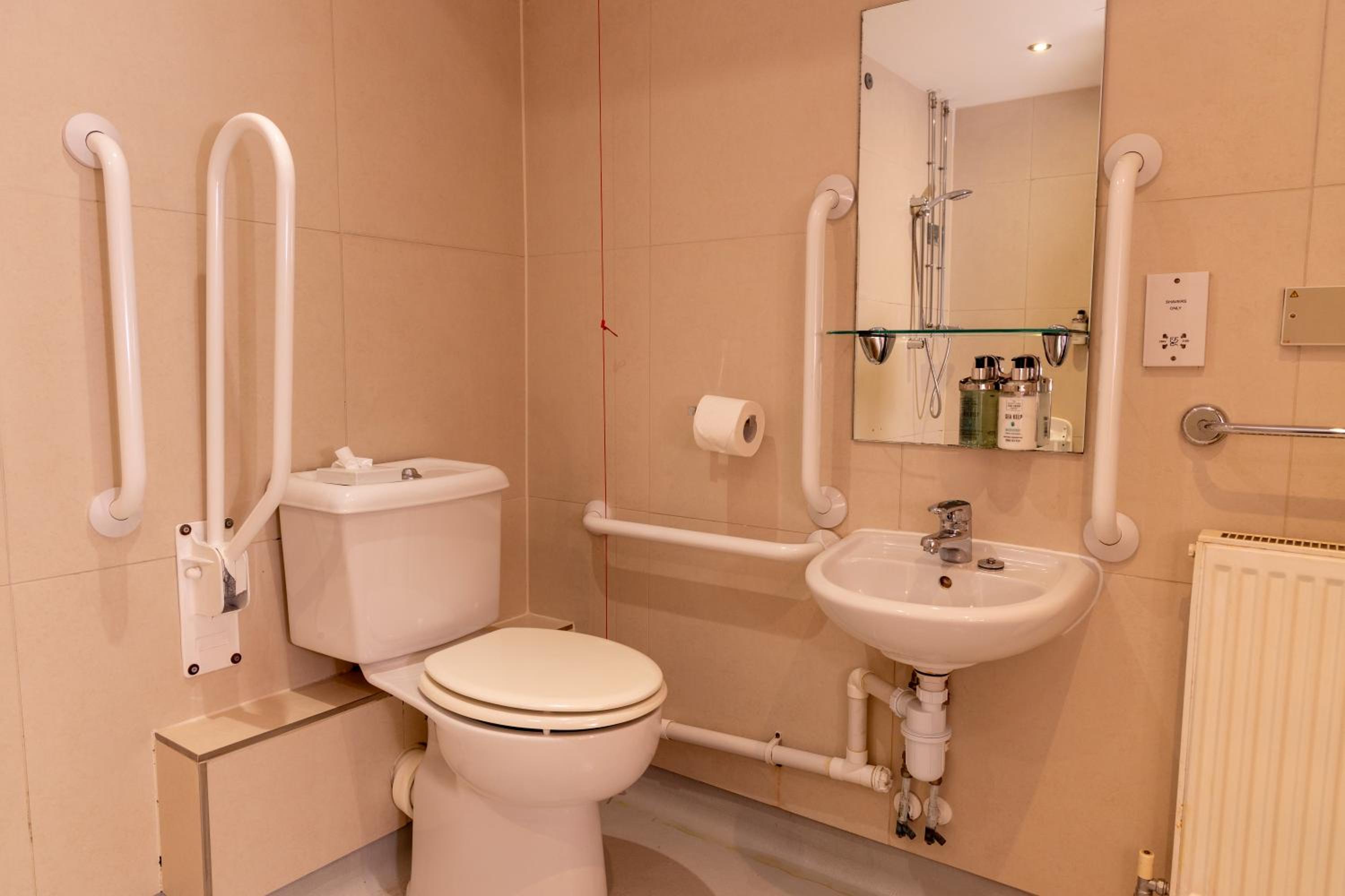 Double Room - Disability Access photo 3