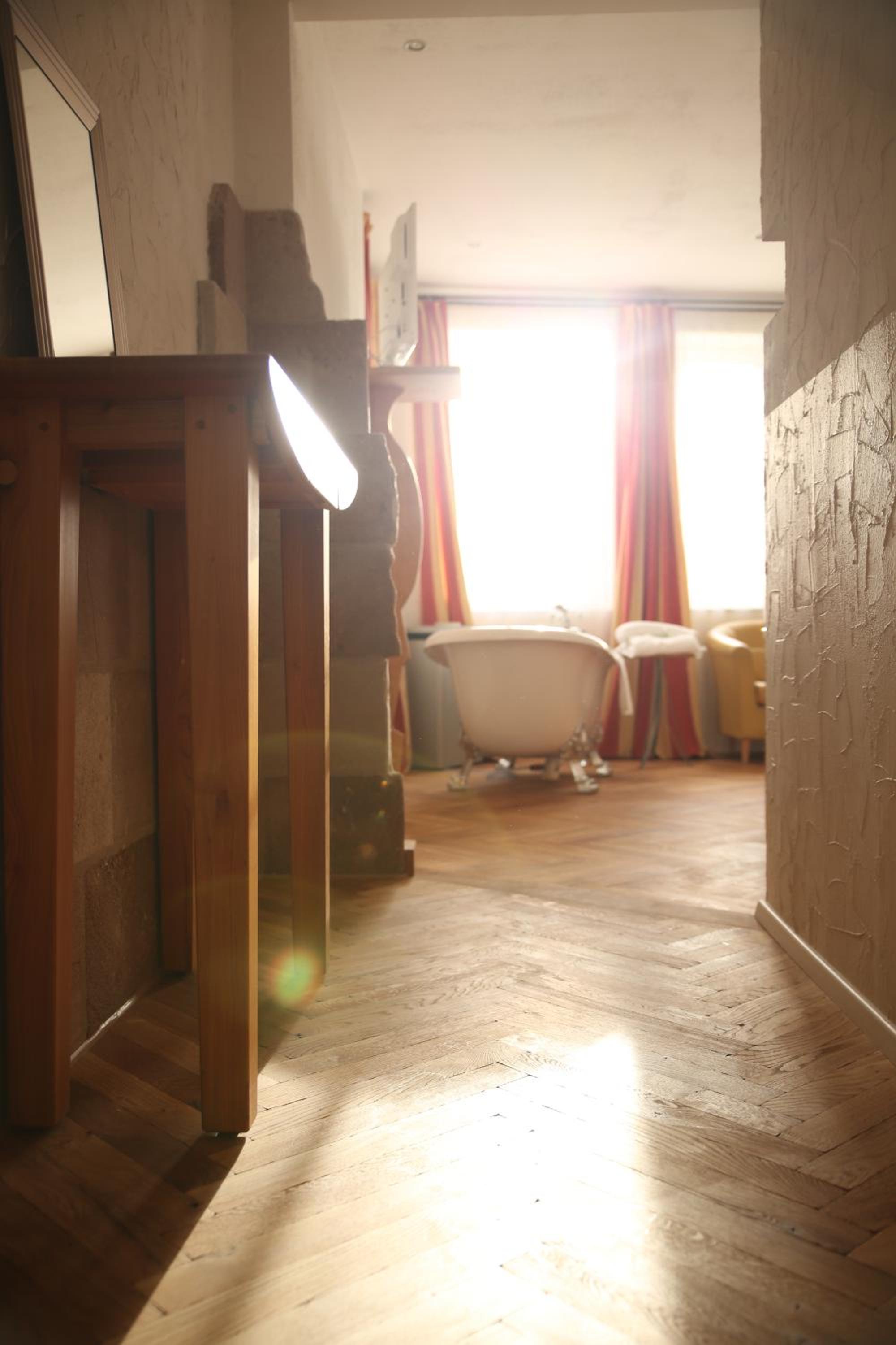 Junior Suite (2 Adults) - Photo 10