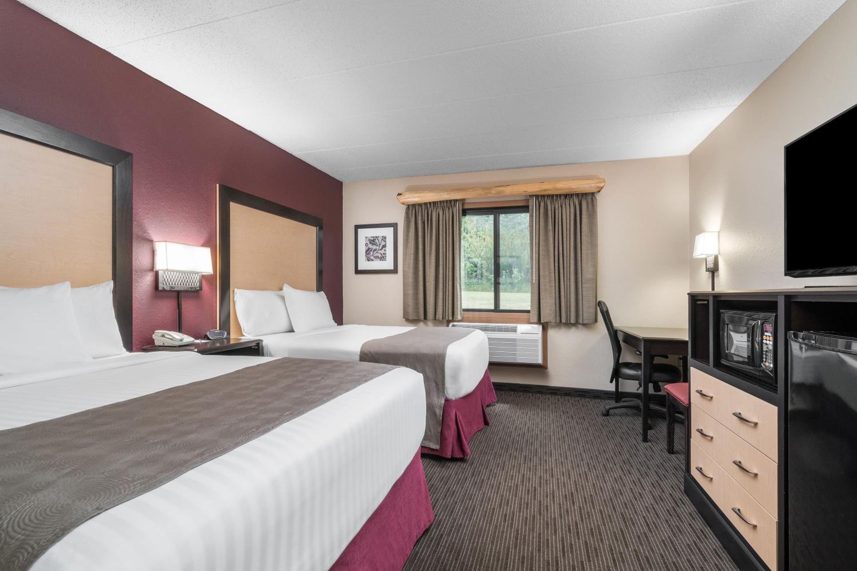 Queen Room with Two Queen Beds - Non-Smoking photo 1