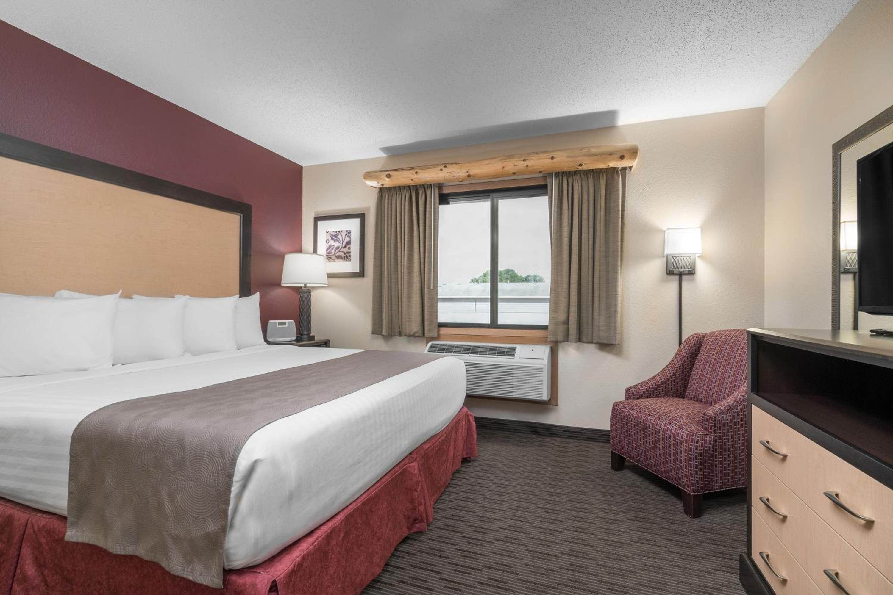 King Suite - Non-Smoking photo 1