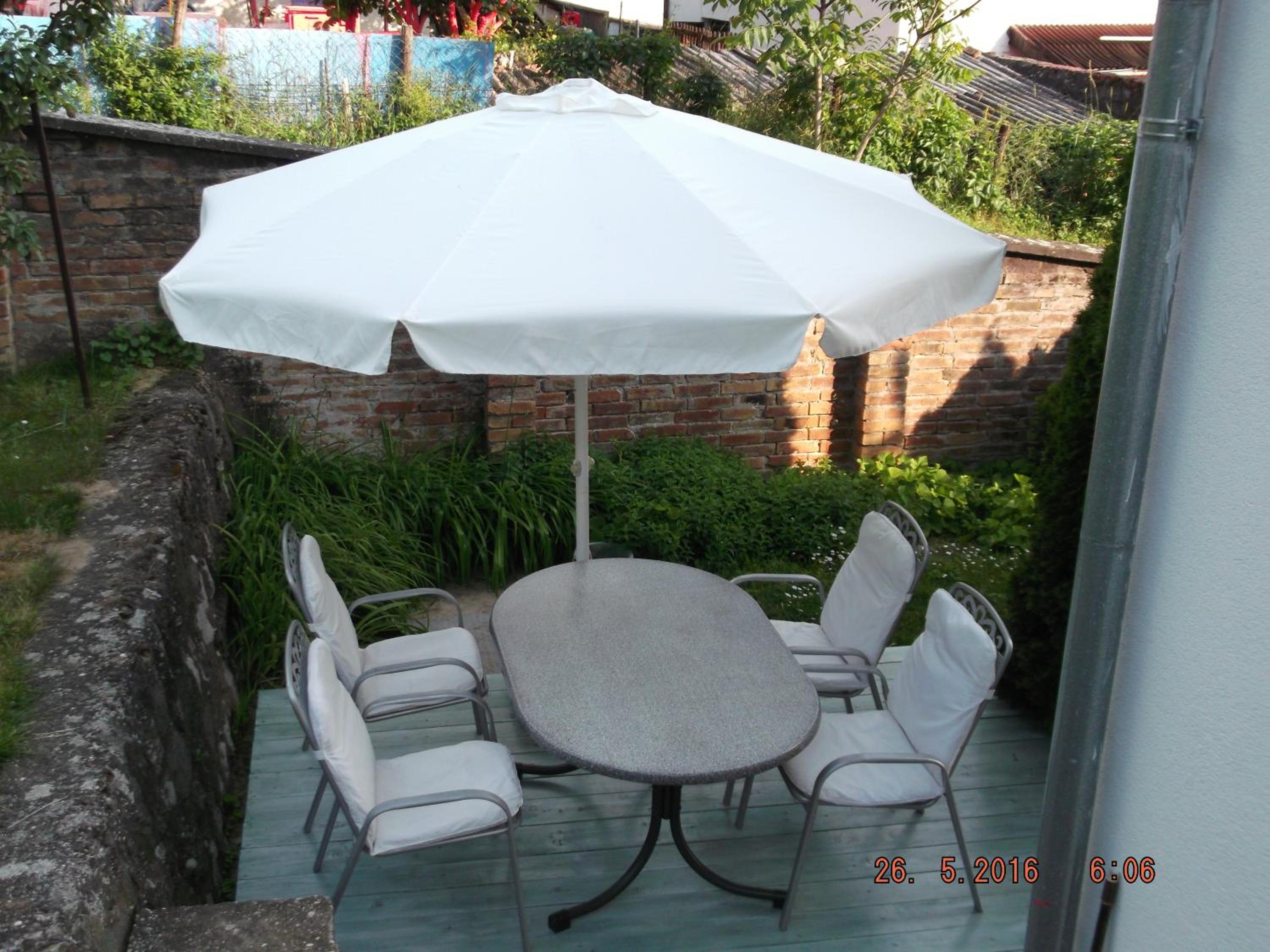 Apartment with Balcony - Photo 16