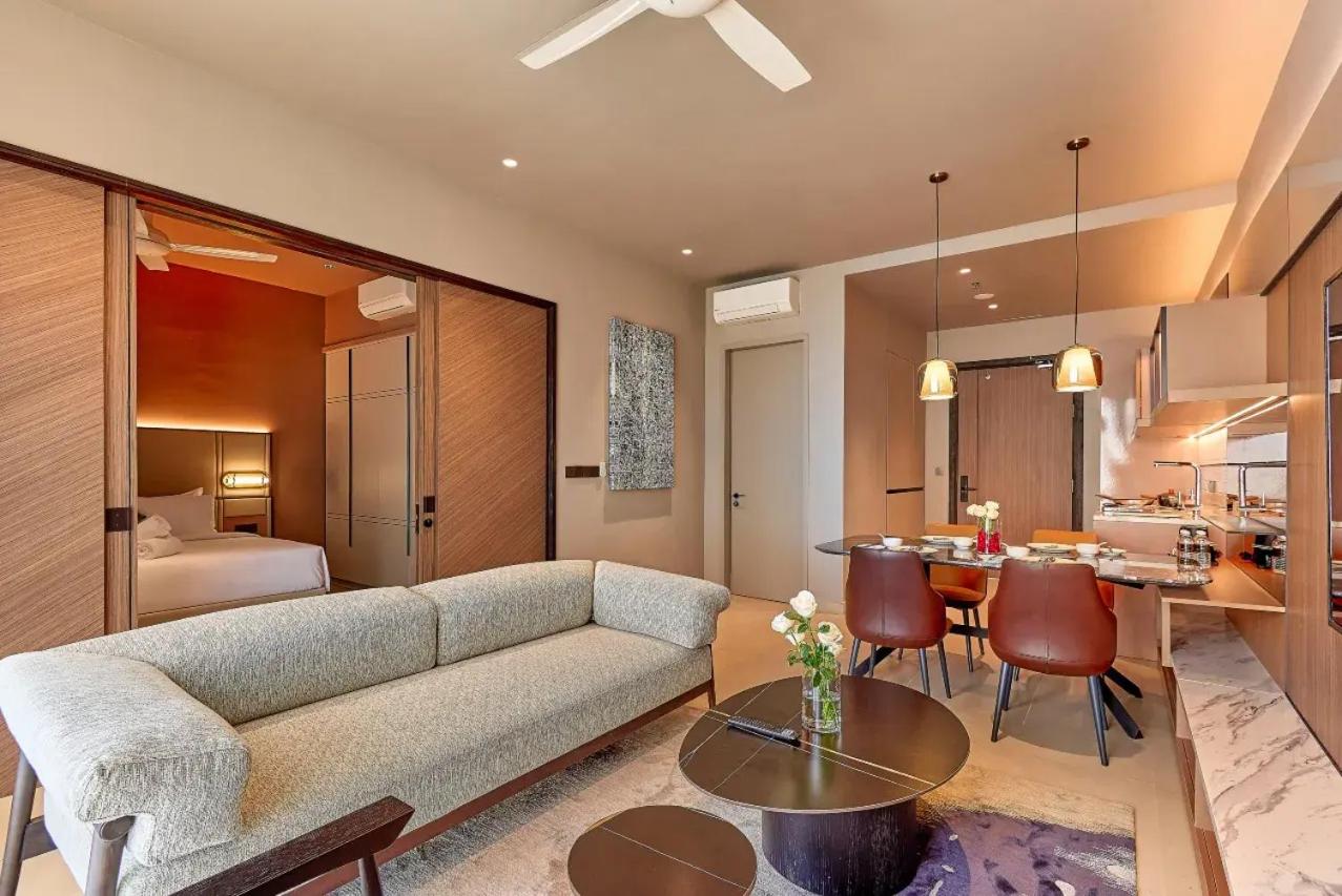 Two-Bedroom Suite with Bathtub