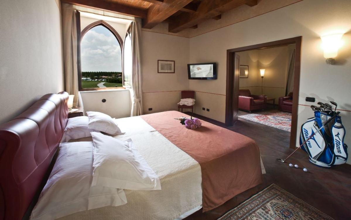 Executive Suite - Photo 1