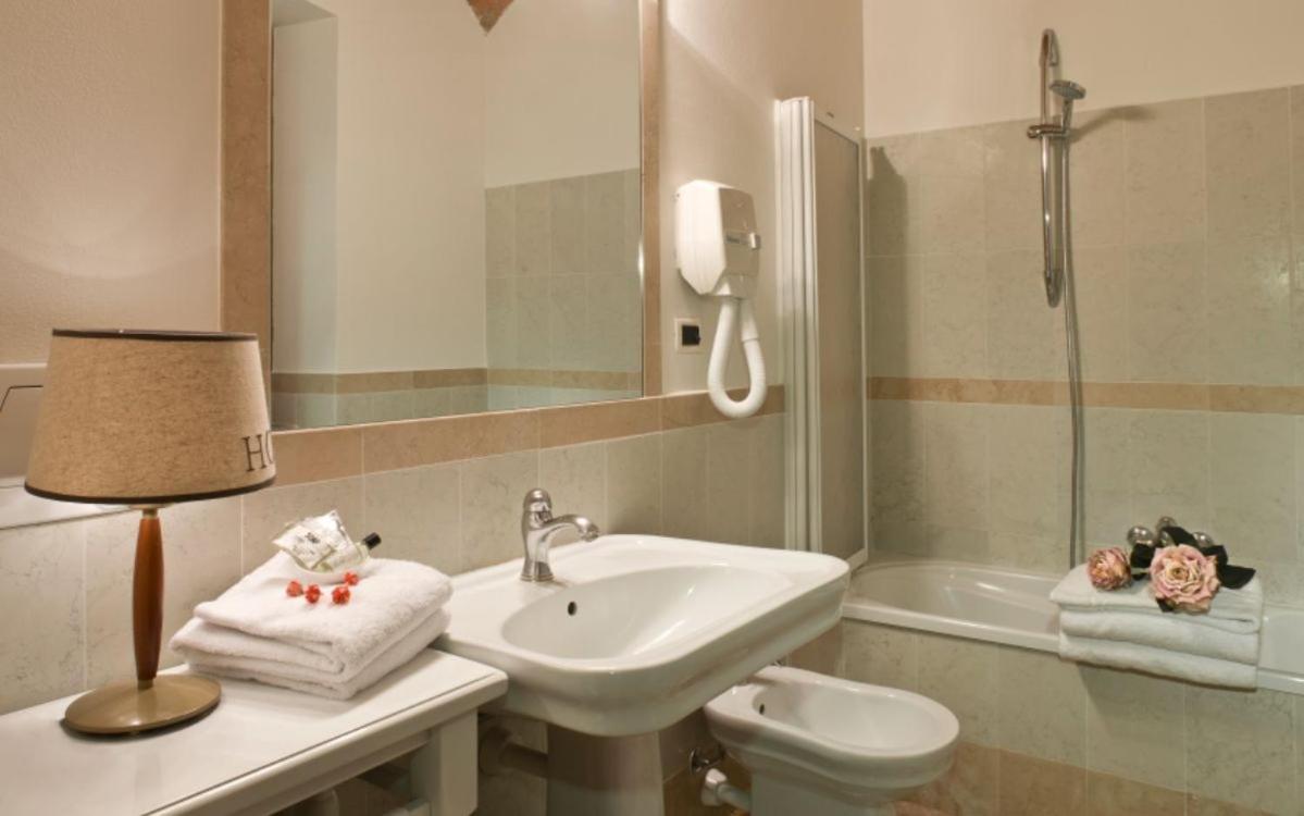 Large Double Room - Annex - Photo 4