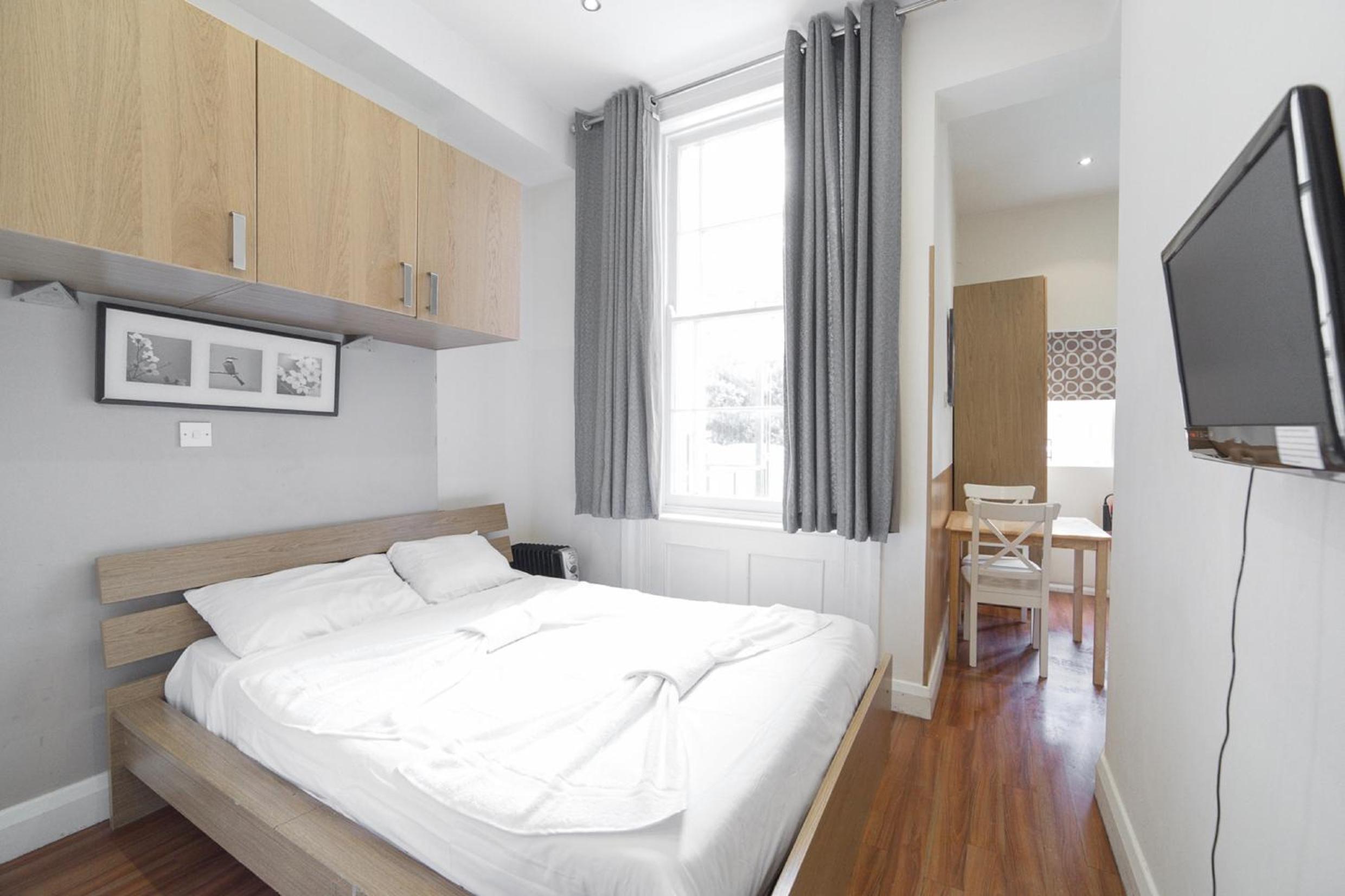 Studio Apartment photo 3