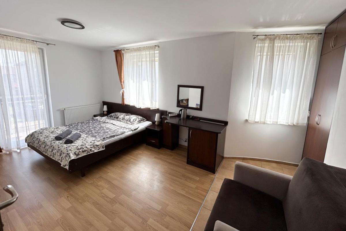 Deluxe Double Room with Balcony photo 3