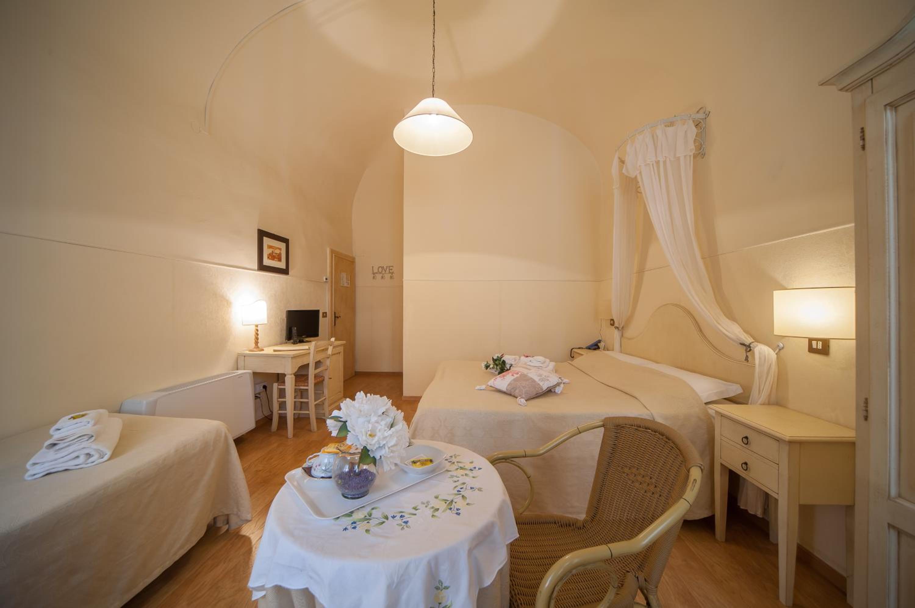 Triple Room - Photo 8