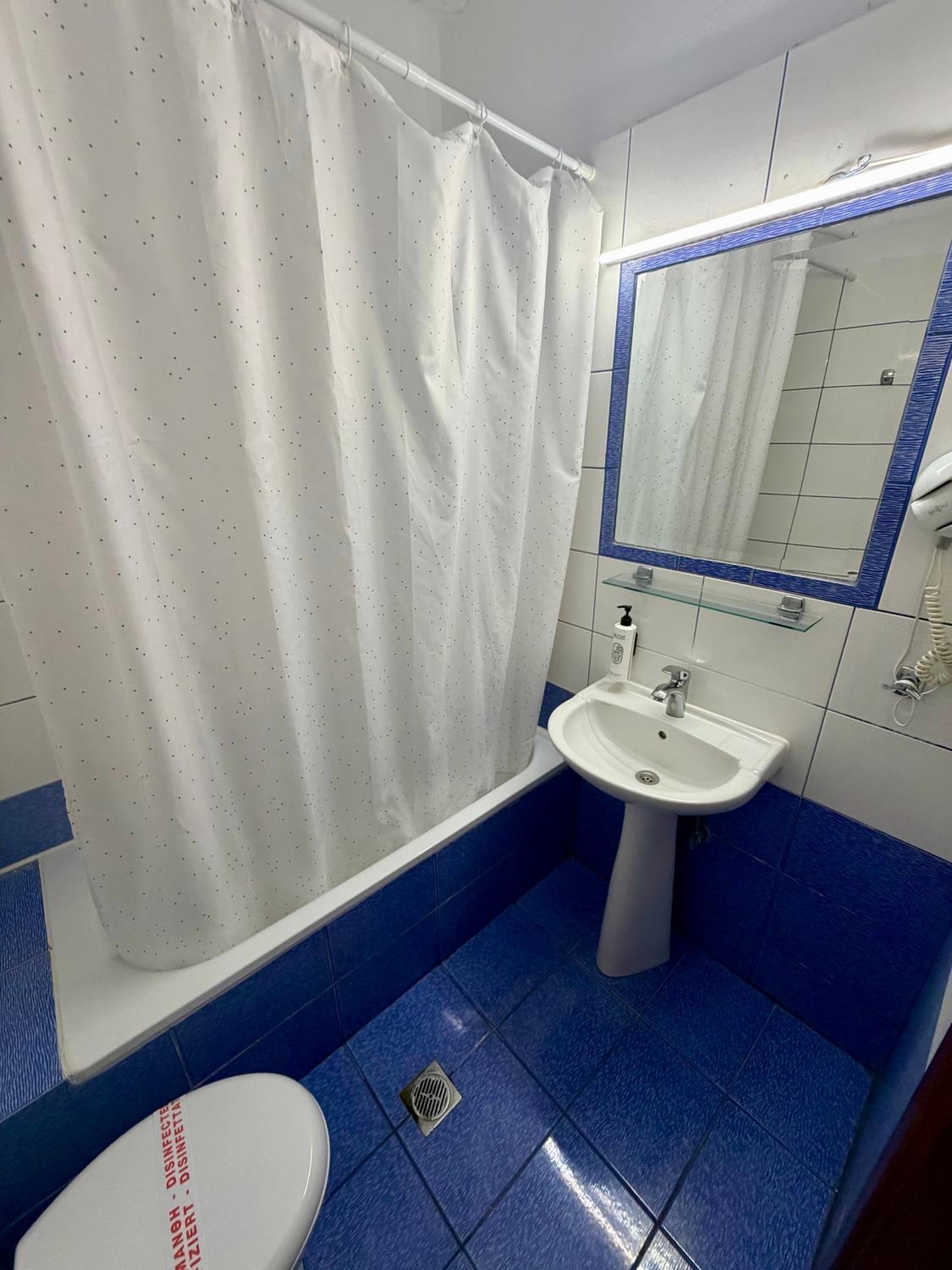 Standard Quadruple Room - Photo 3