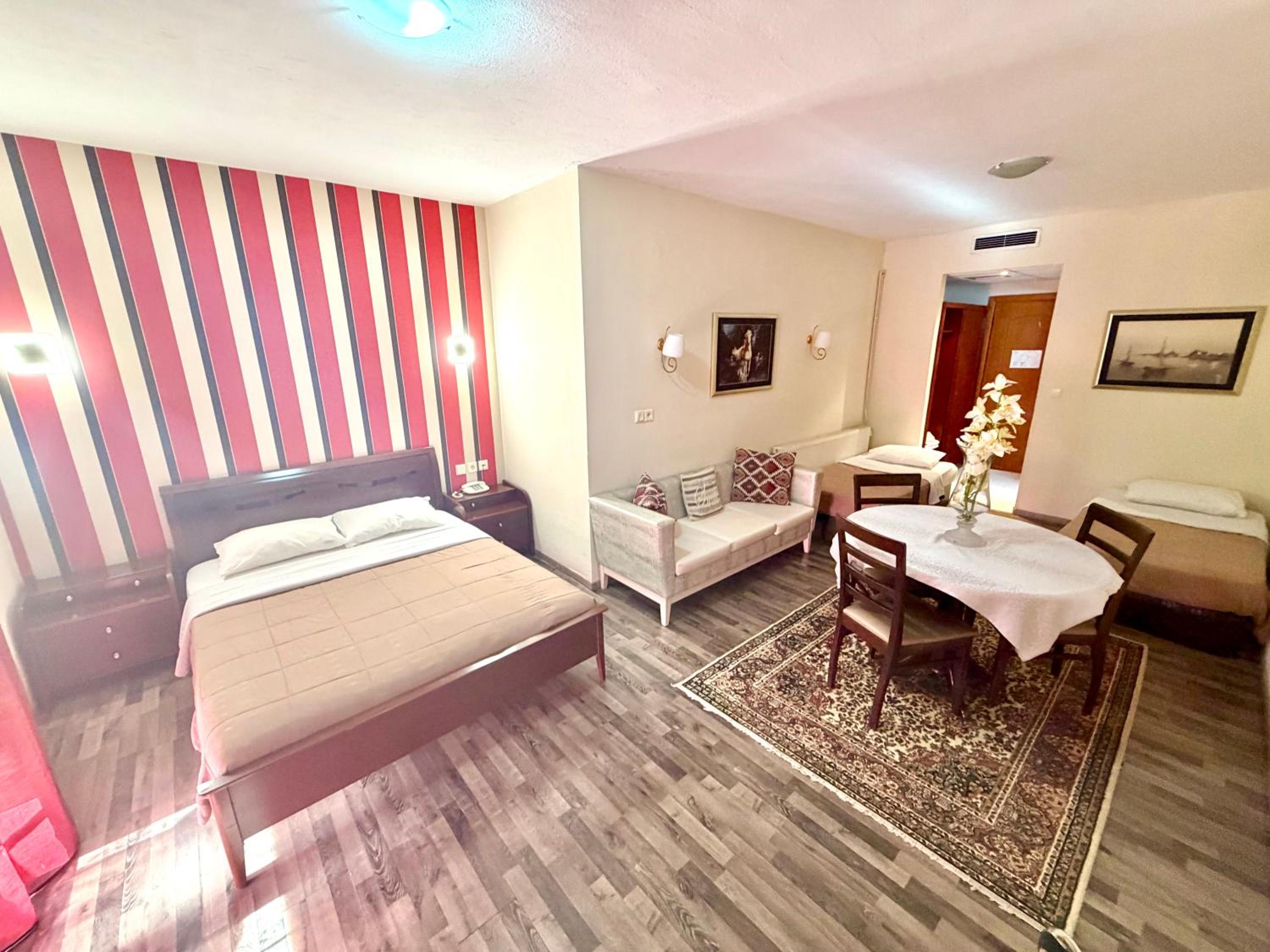 Standard Quadruple Room - Photo 6