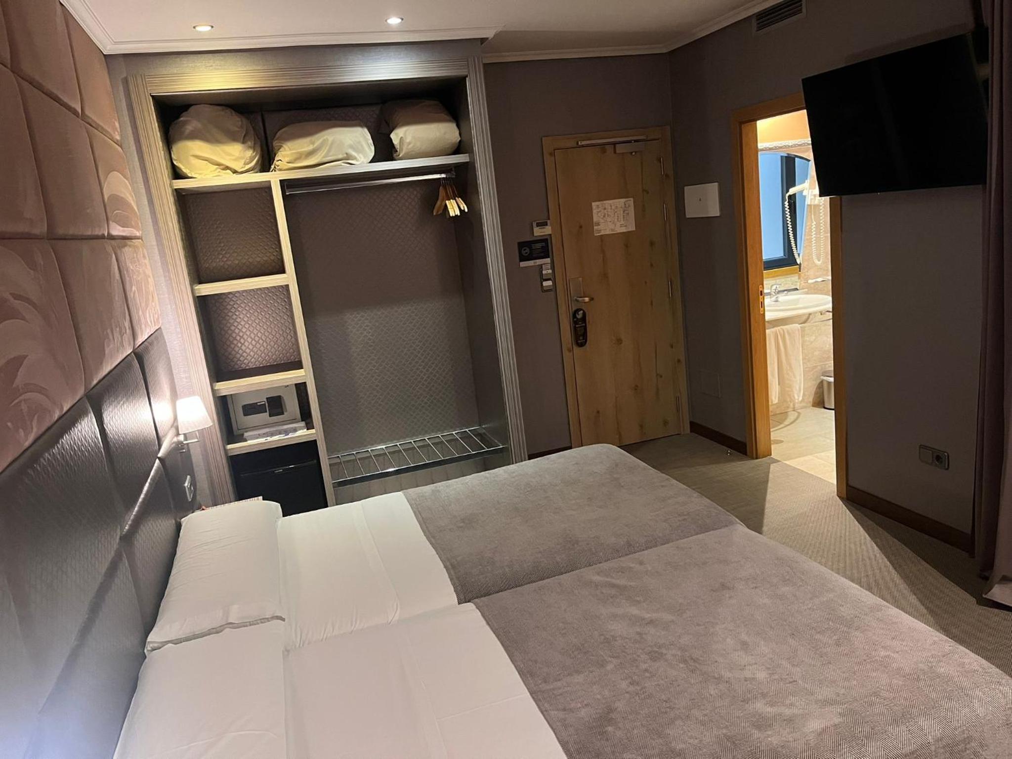Economy Double or Twin Room - Photo 4