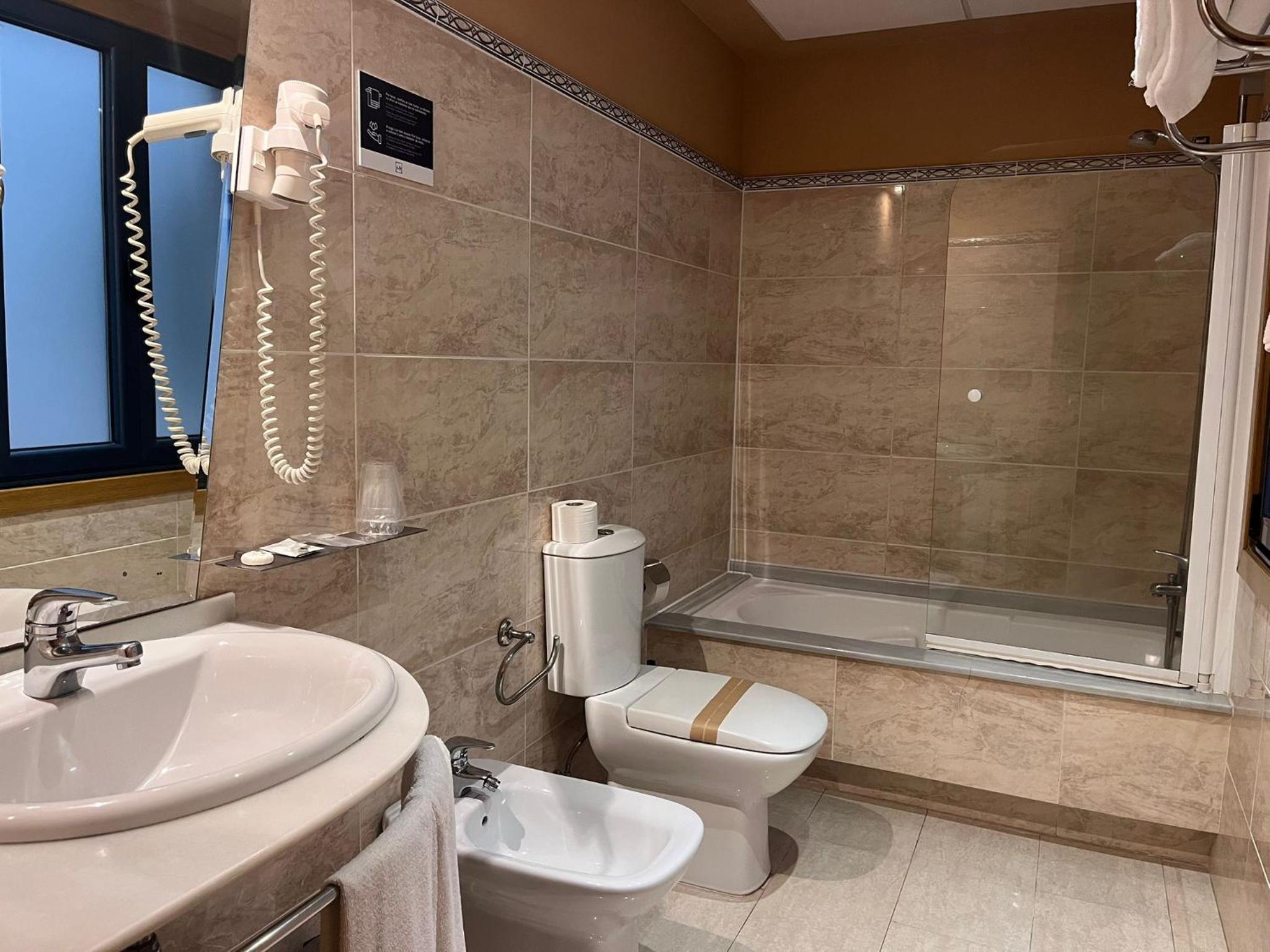 Economy Double or Twin Room - Photo 6