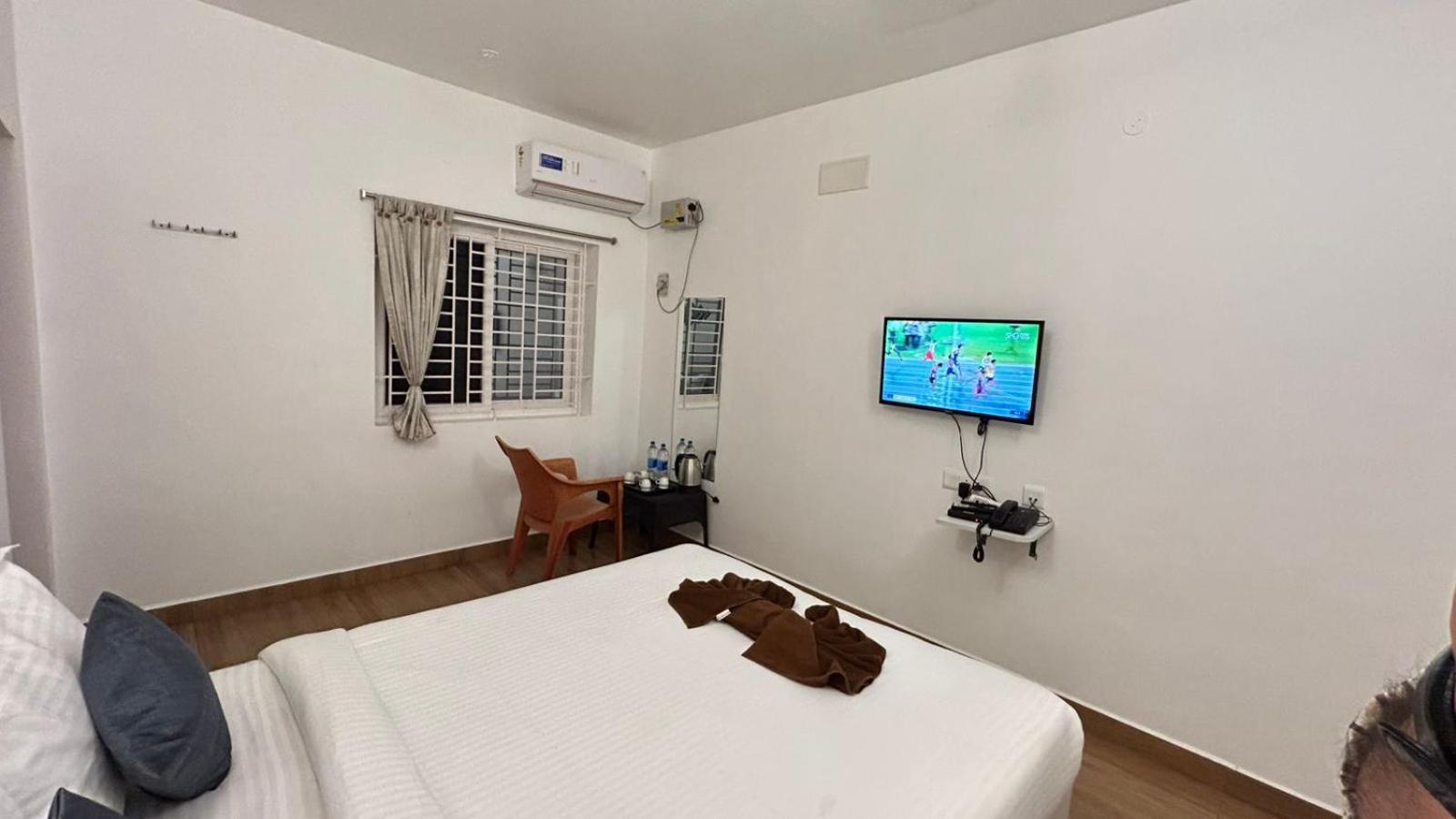 Standard Double Room - Photo 1