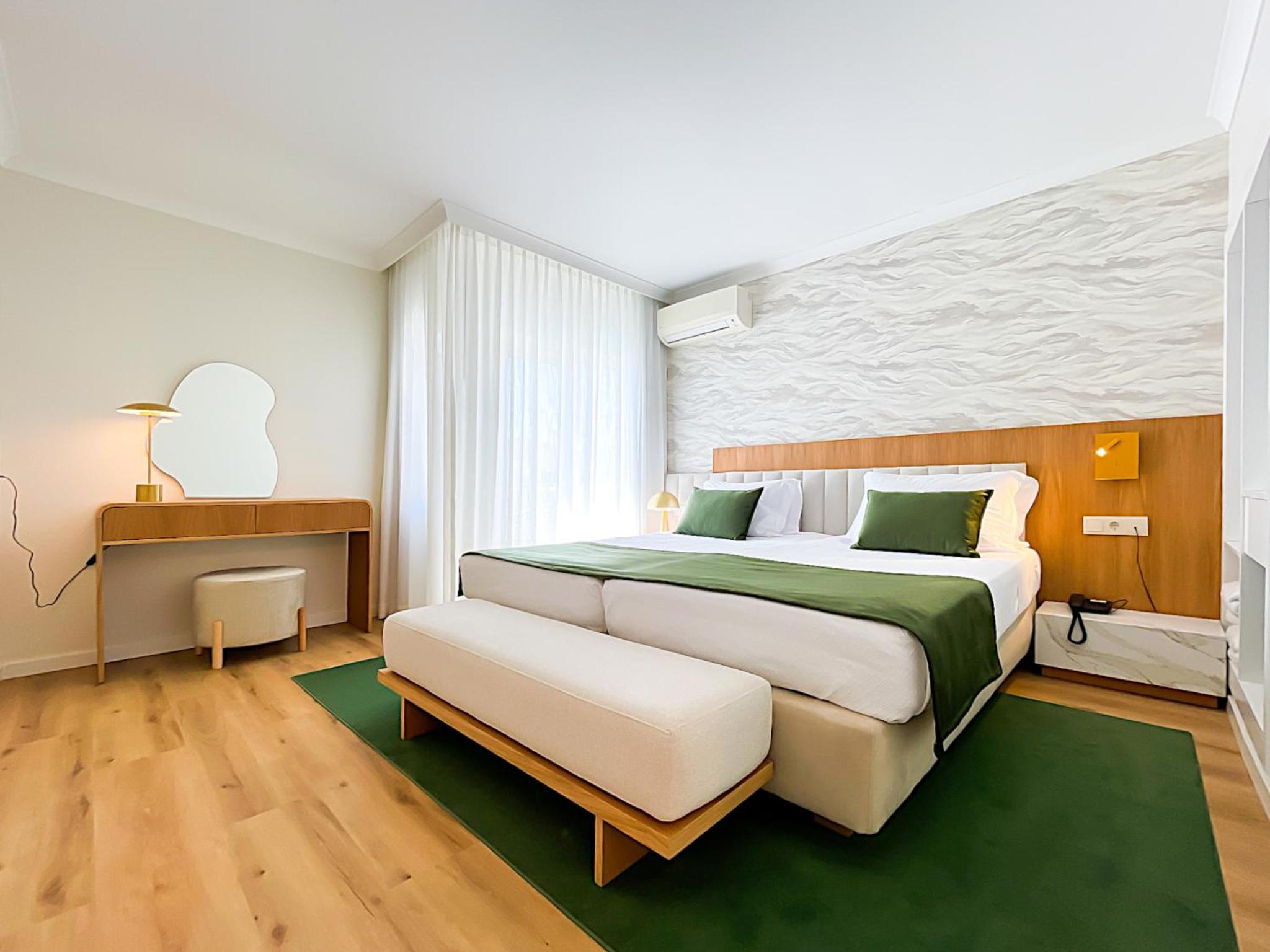 One-Bedroom Suite with Kitchenette
