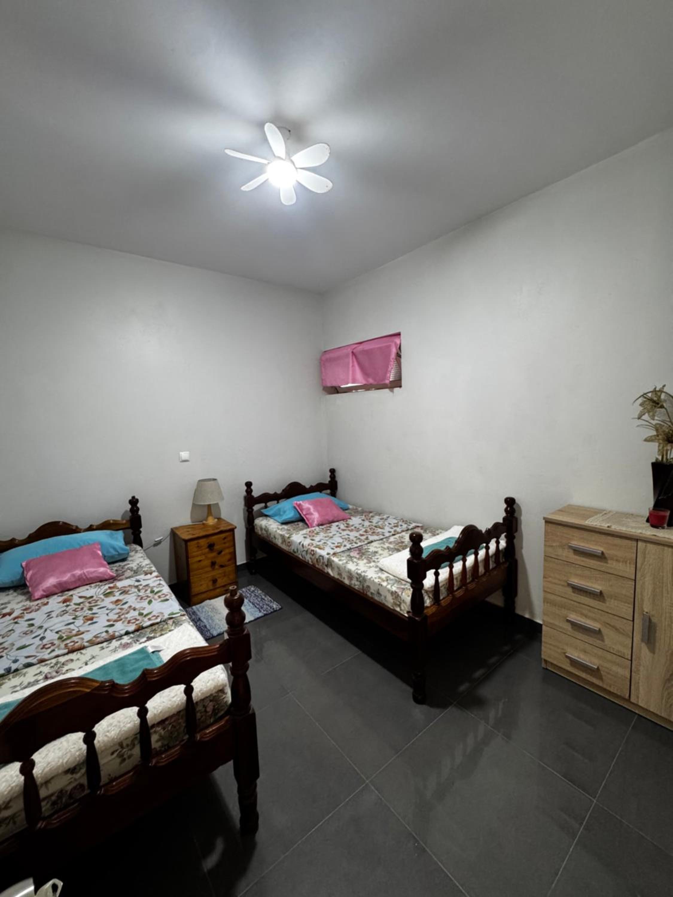 Twin Room with Shared Bathroom photo 1