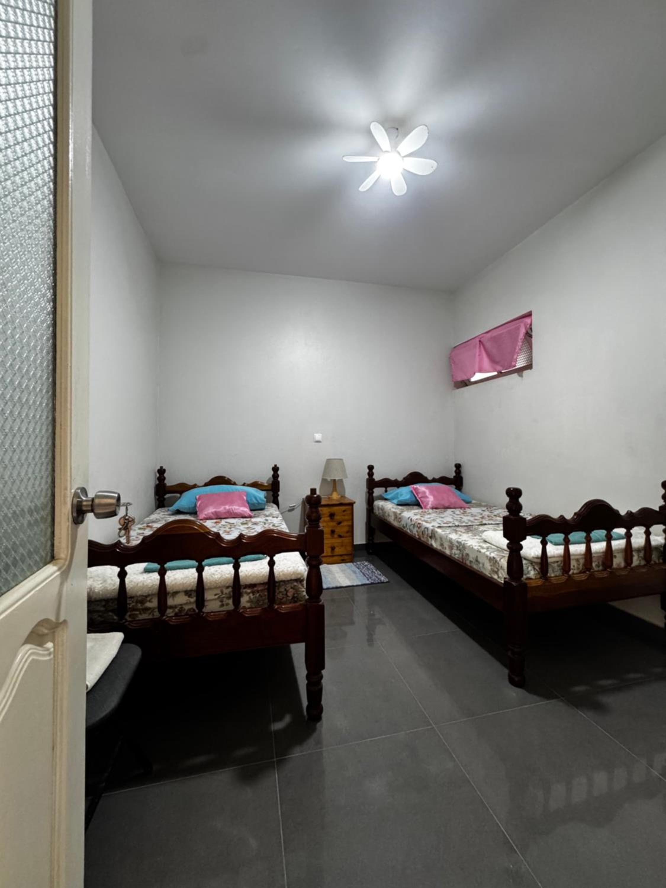 Twin Room with Shared Bathroom photo 2