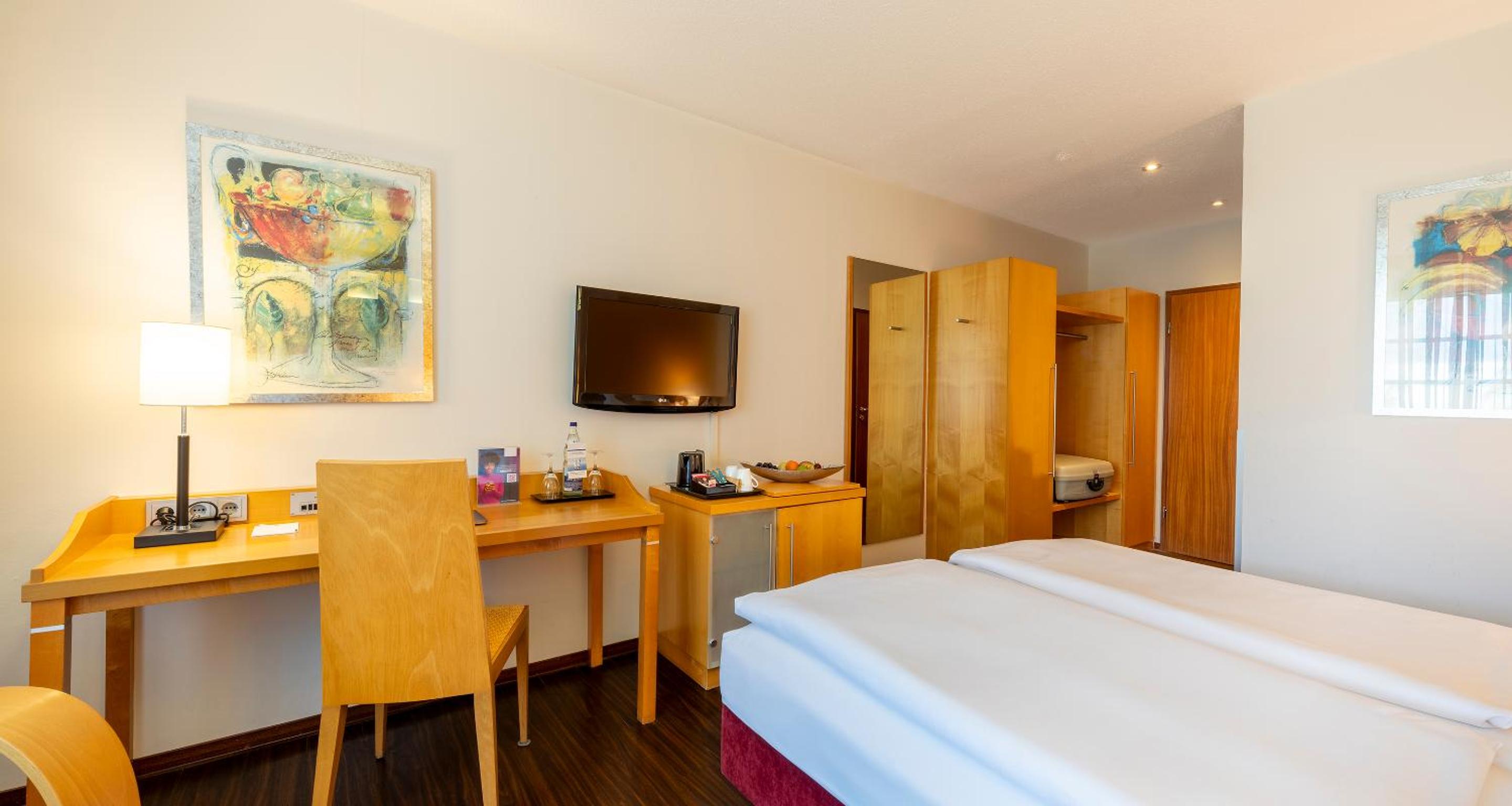 Standard Double Room - Photo 4