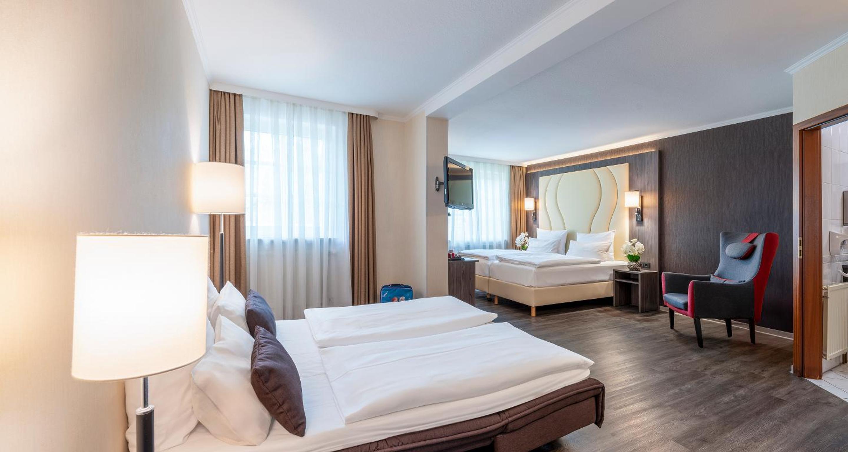 Quadruple Room - Photo 3