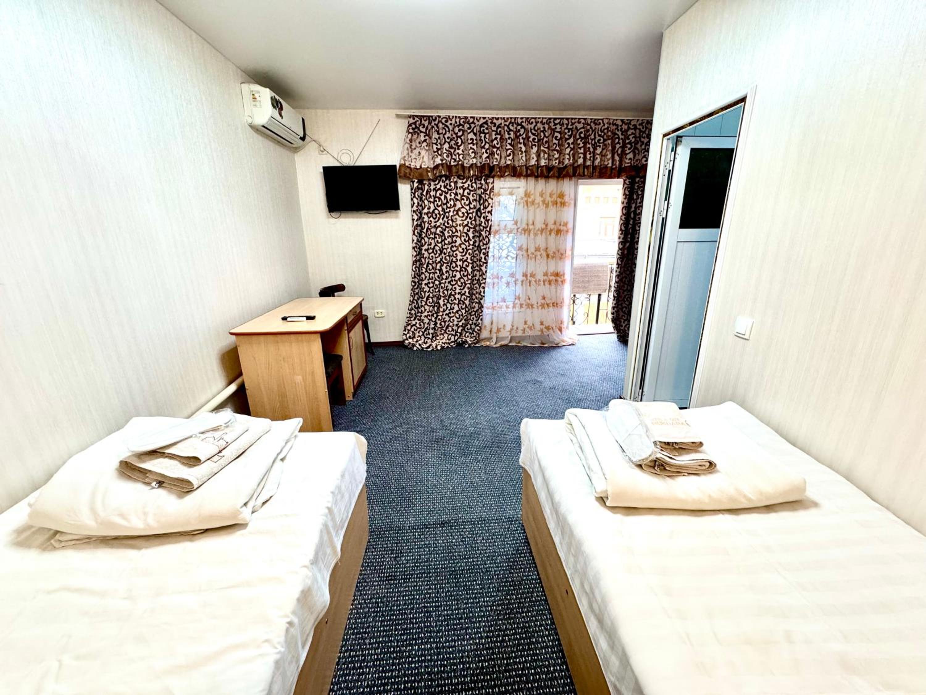 Deluxe Twin Room photo 2