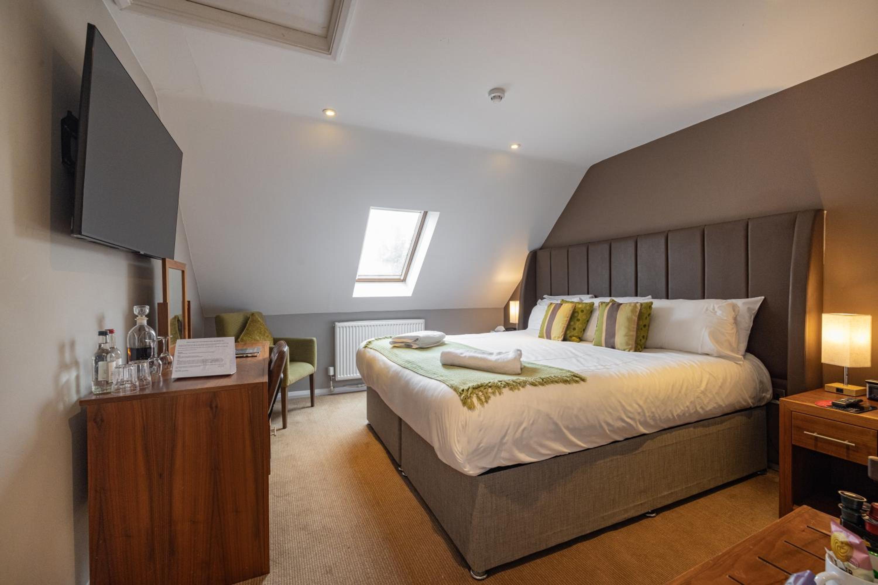 Superior Double or Twin Room photo 3
