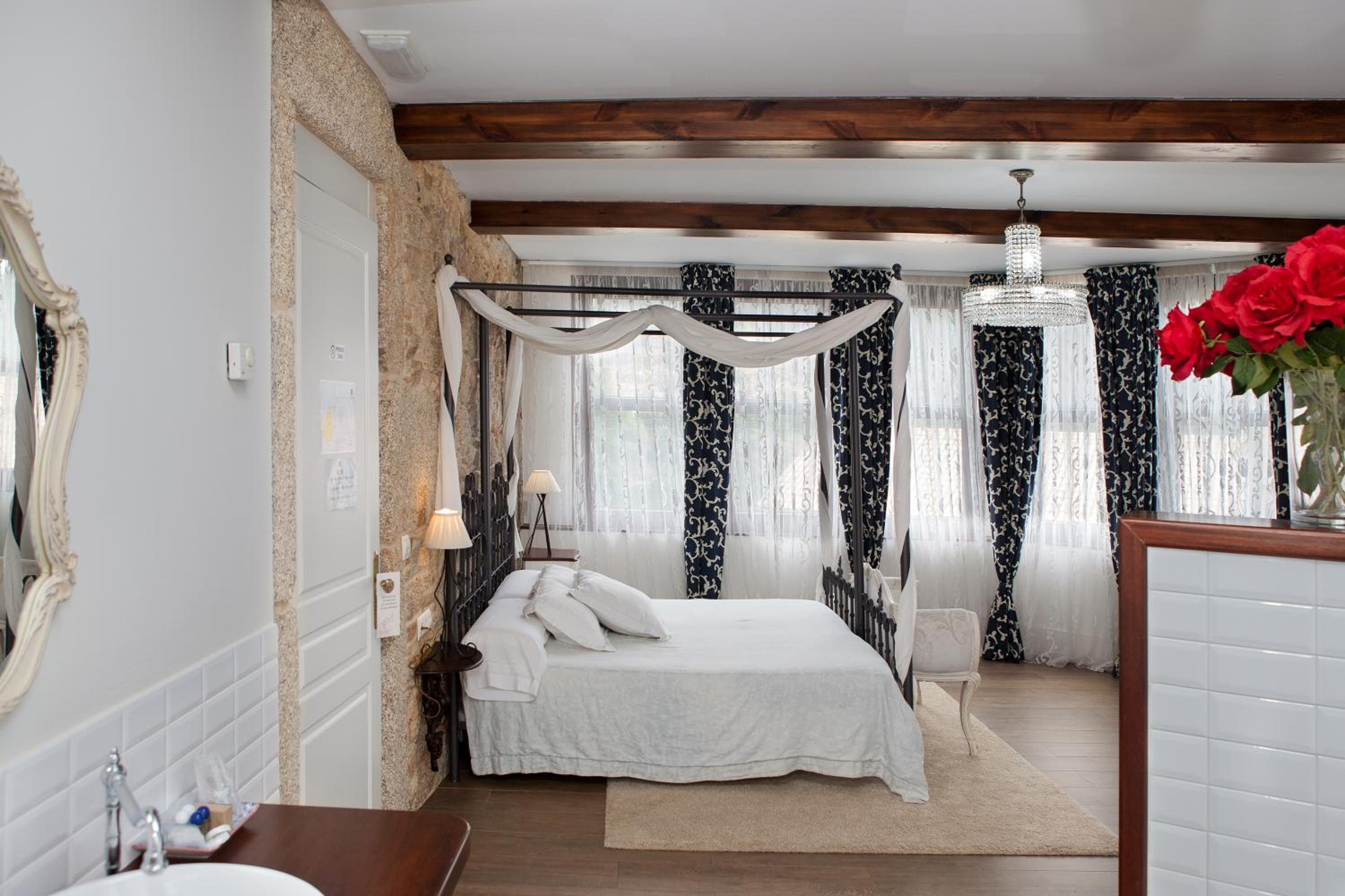 Suite - Photo 2