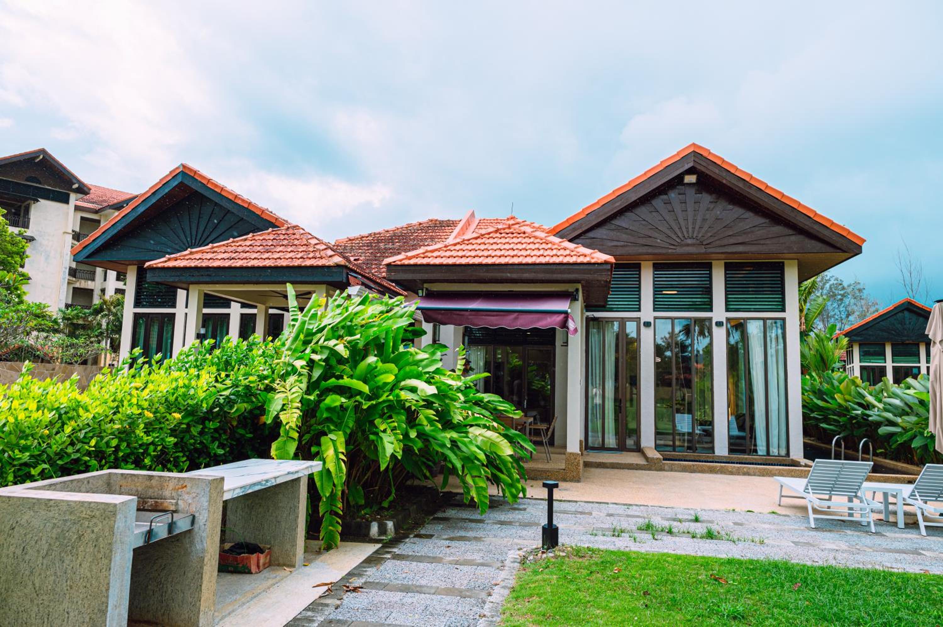 Villa with Sea View - Photo 2
