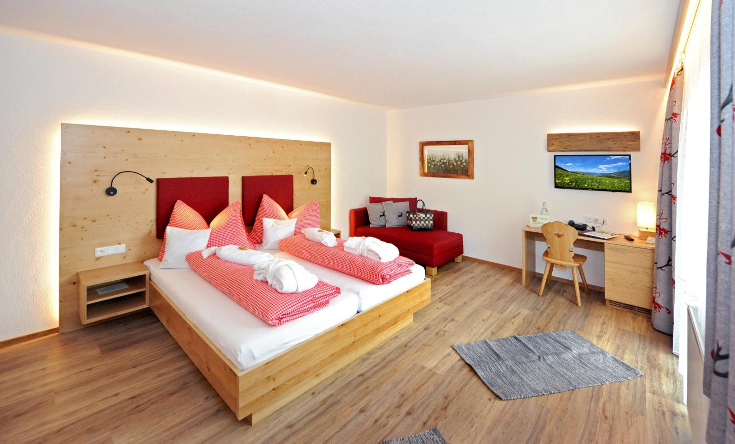 Deluxe Double Room with Extra Bed