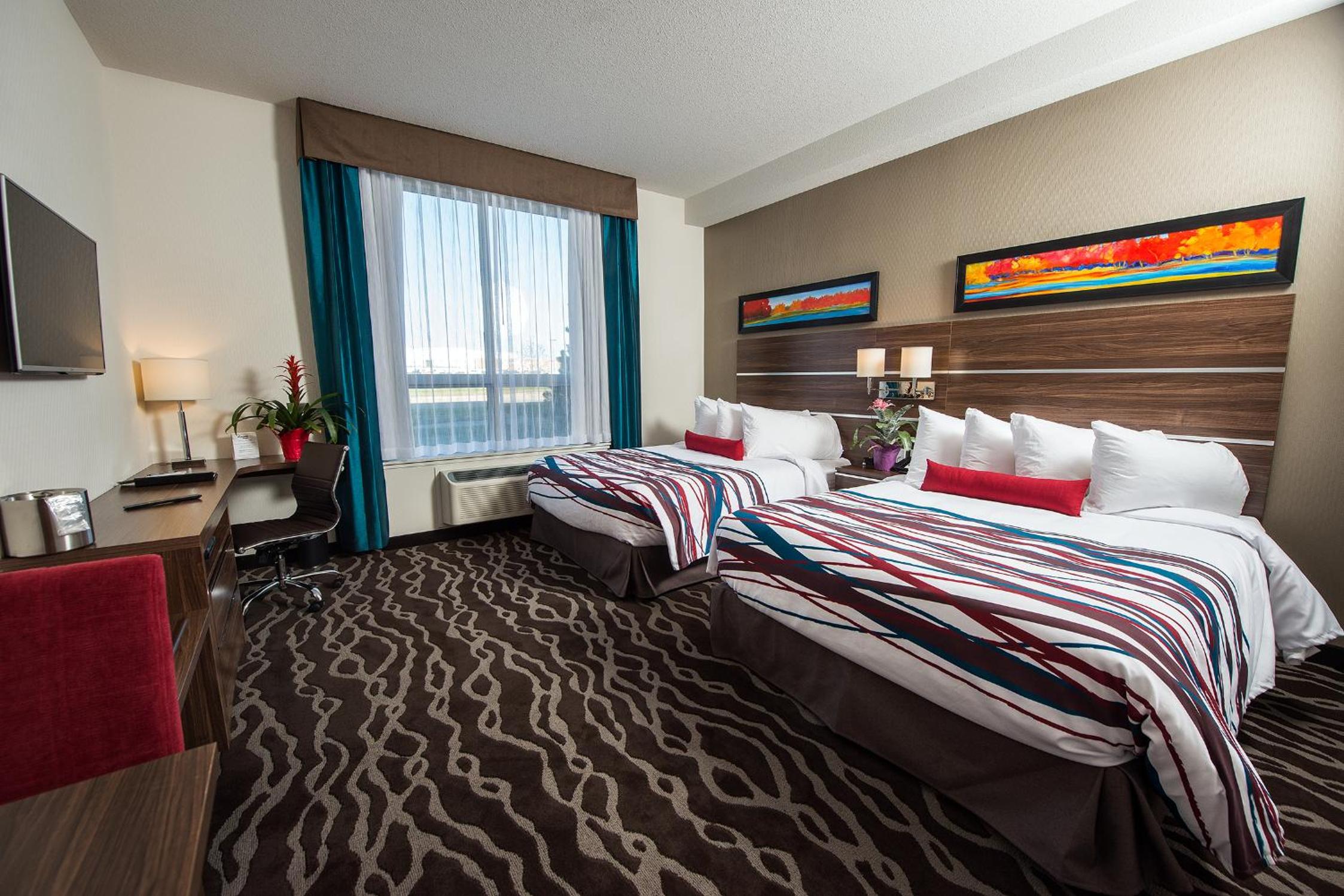 Queen Room with Two Queen Beds photo 1