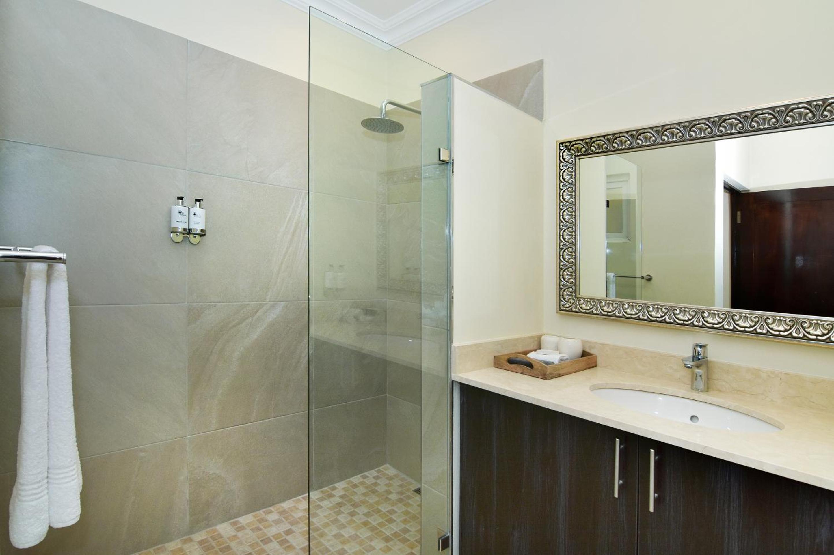 Baobab - King/Twin Room Ground Floor photo 3