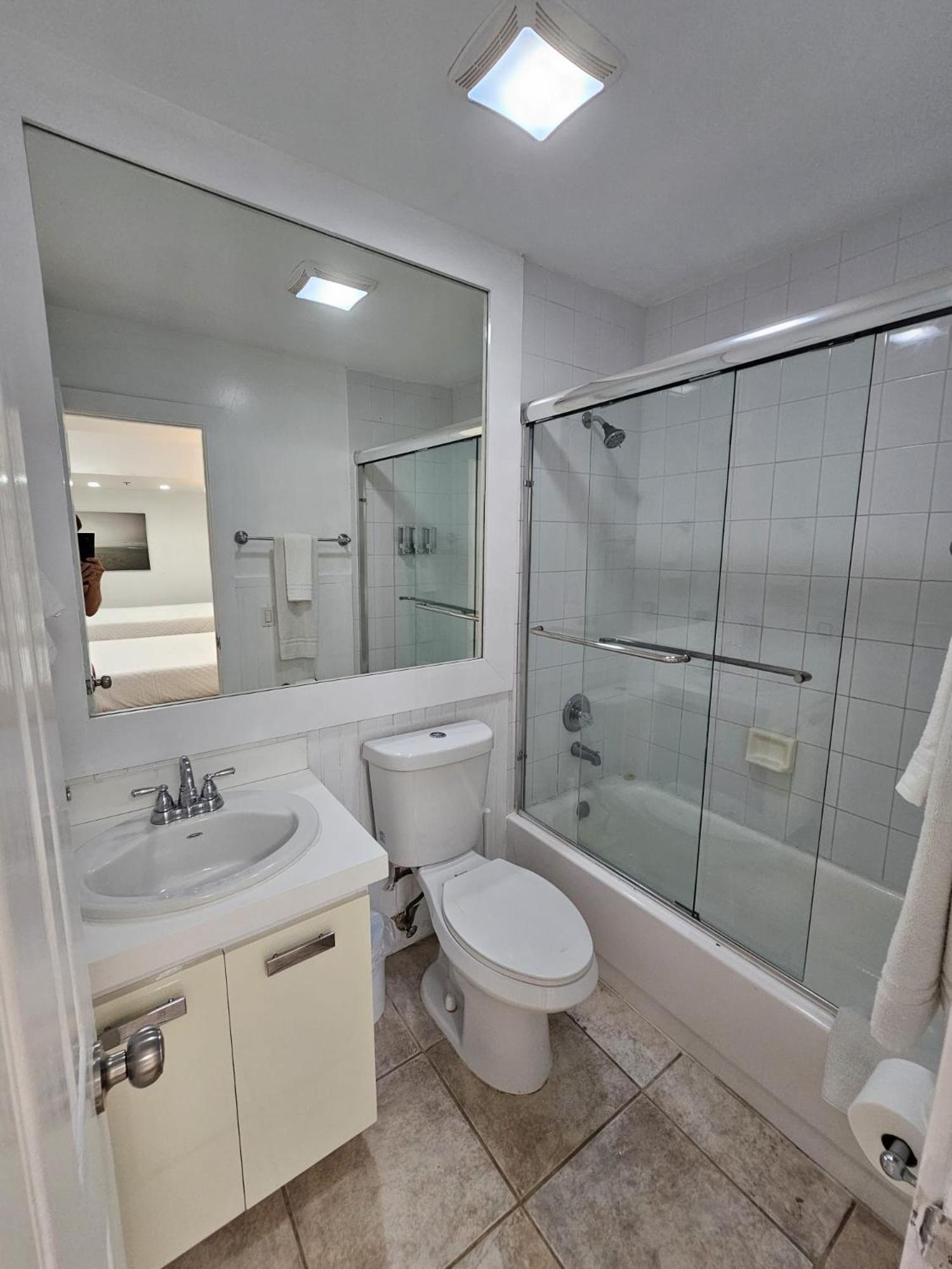 Two-Bedroom Deluxe Apartment with Ocean View
