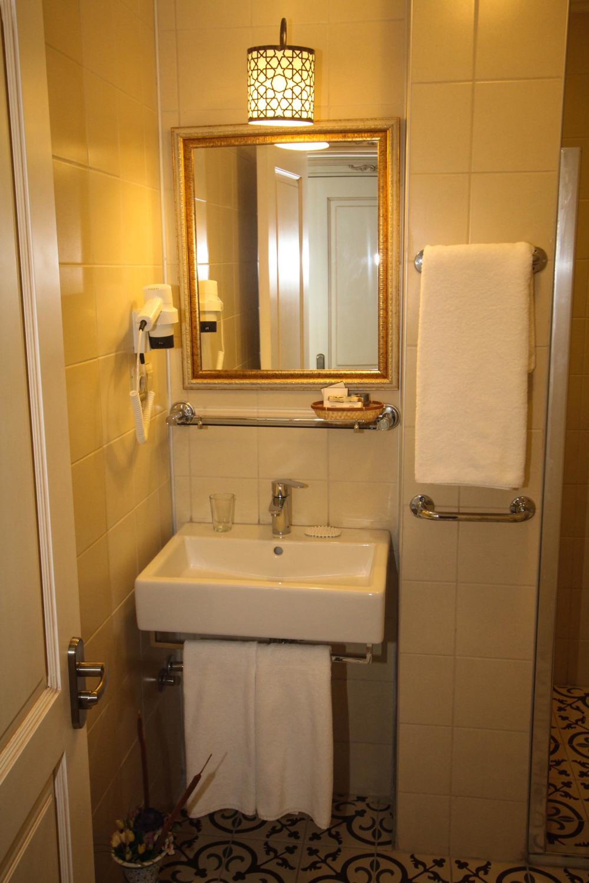 Superior Double or Twin Room photo 2