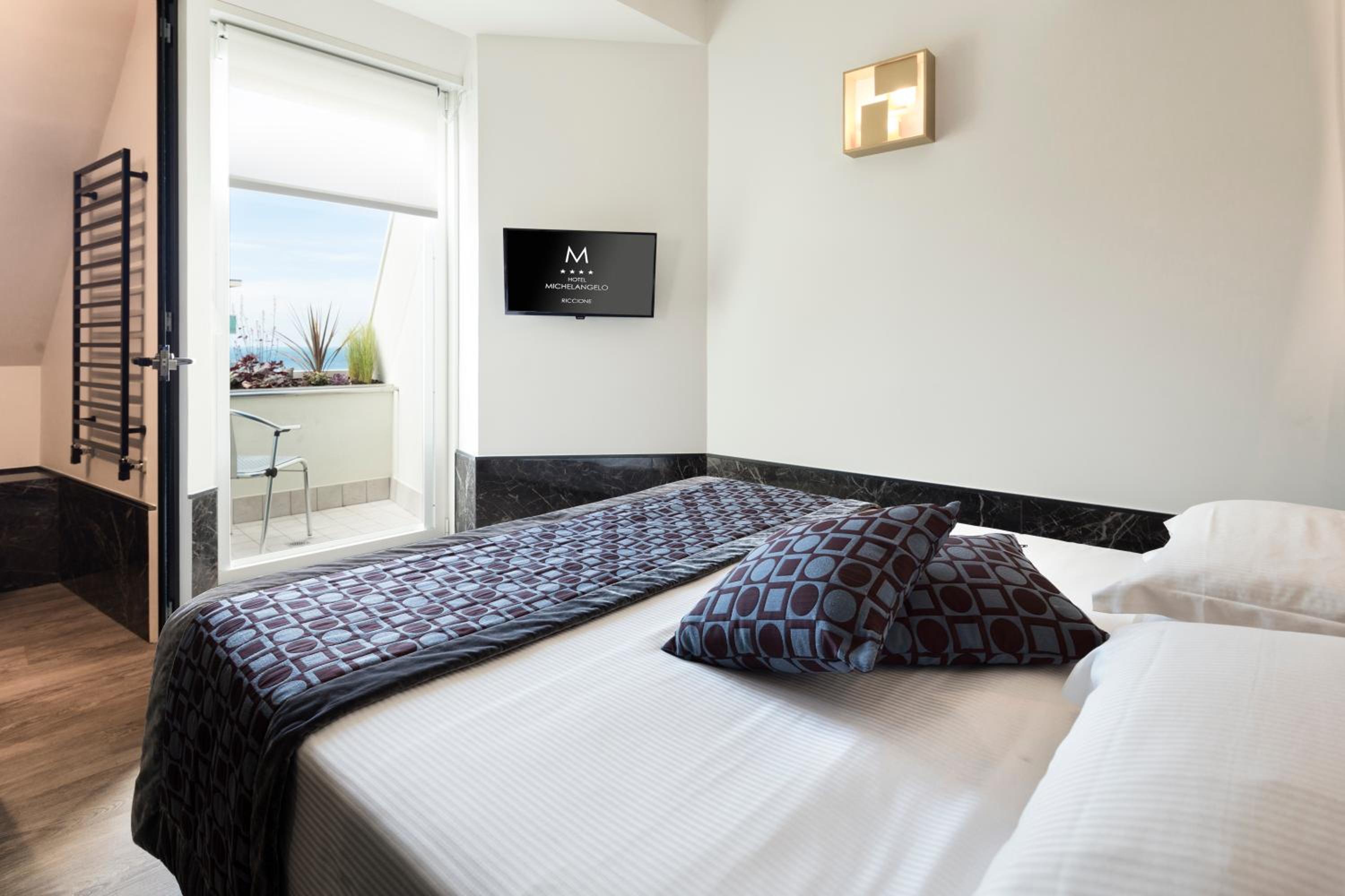 Comfort Junior Suite with Partial Sea View