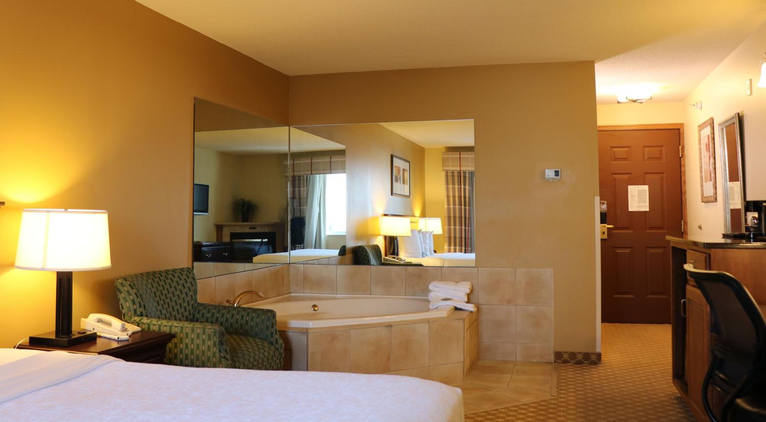 King Room with Whirlpool - Non-smoking - Photo 2