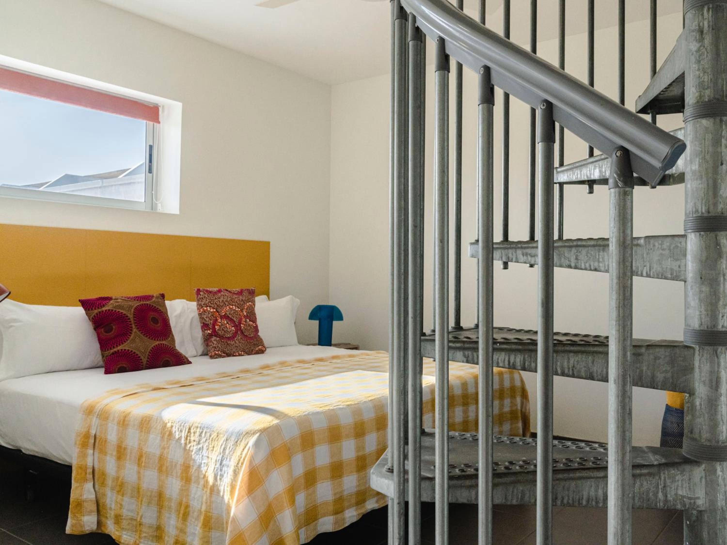 One-Bedroom Apartment with City View photo 3