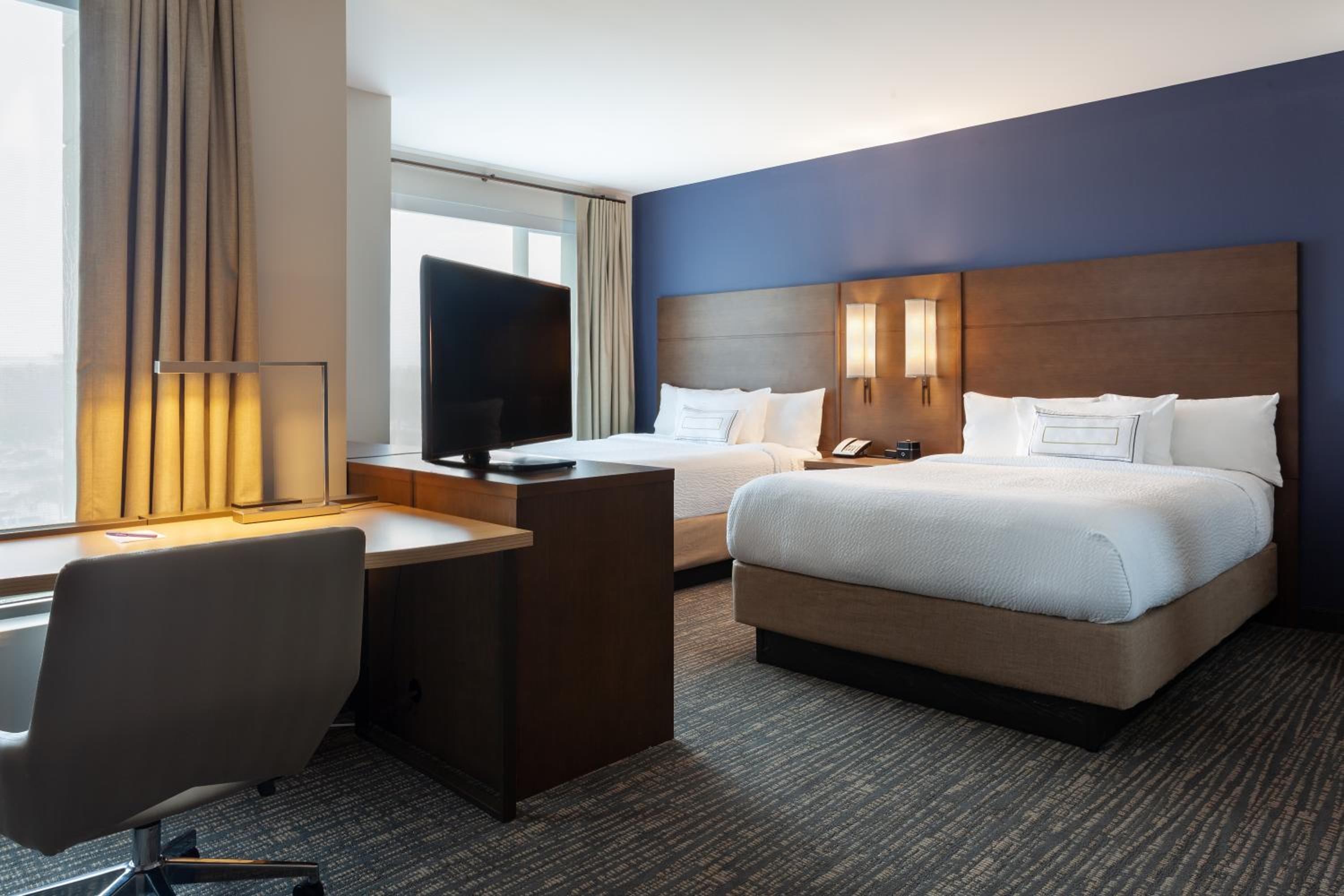 Studio Queen Suite with Sofa Bed - High Floor
