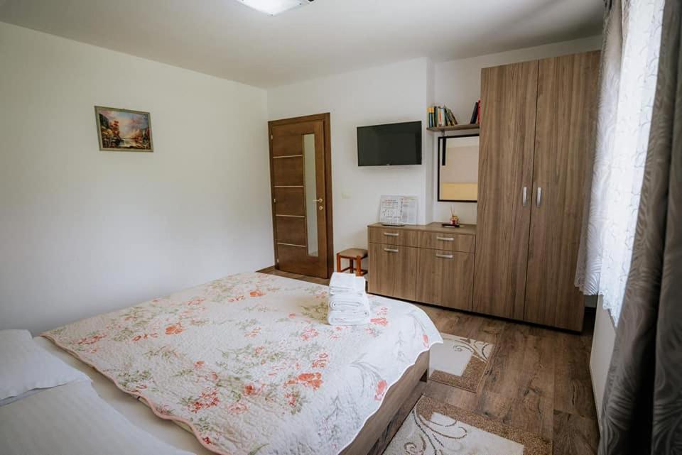 Double Room with Private Bathroom photo 2