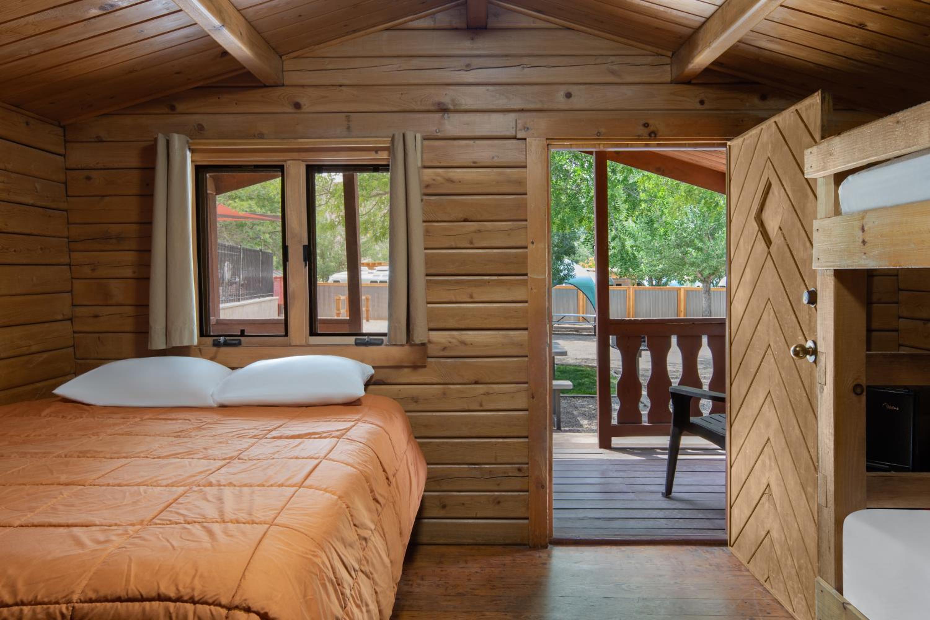 Deluxe Cabin Rental - 4 Person photo 2