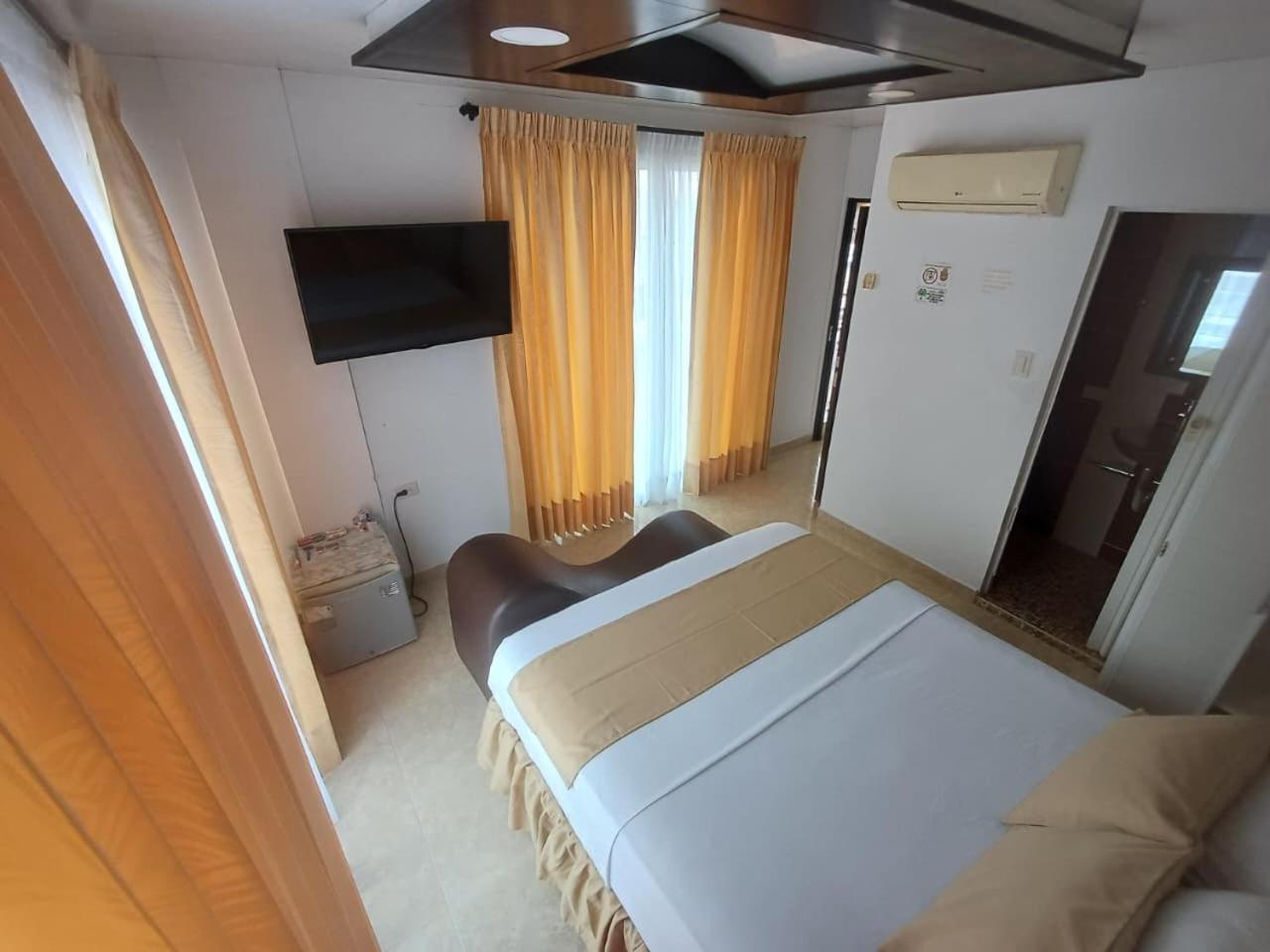 Suite with Balcony photo 3