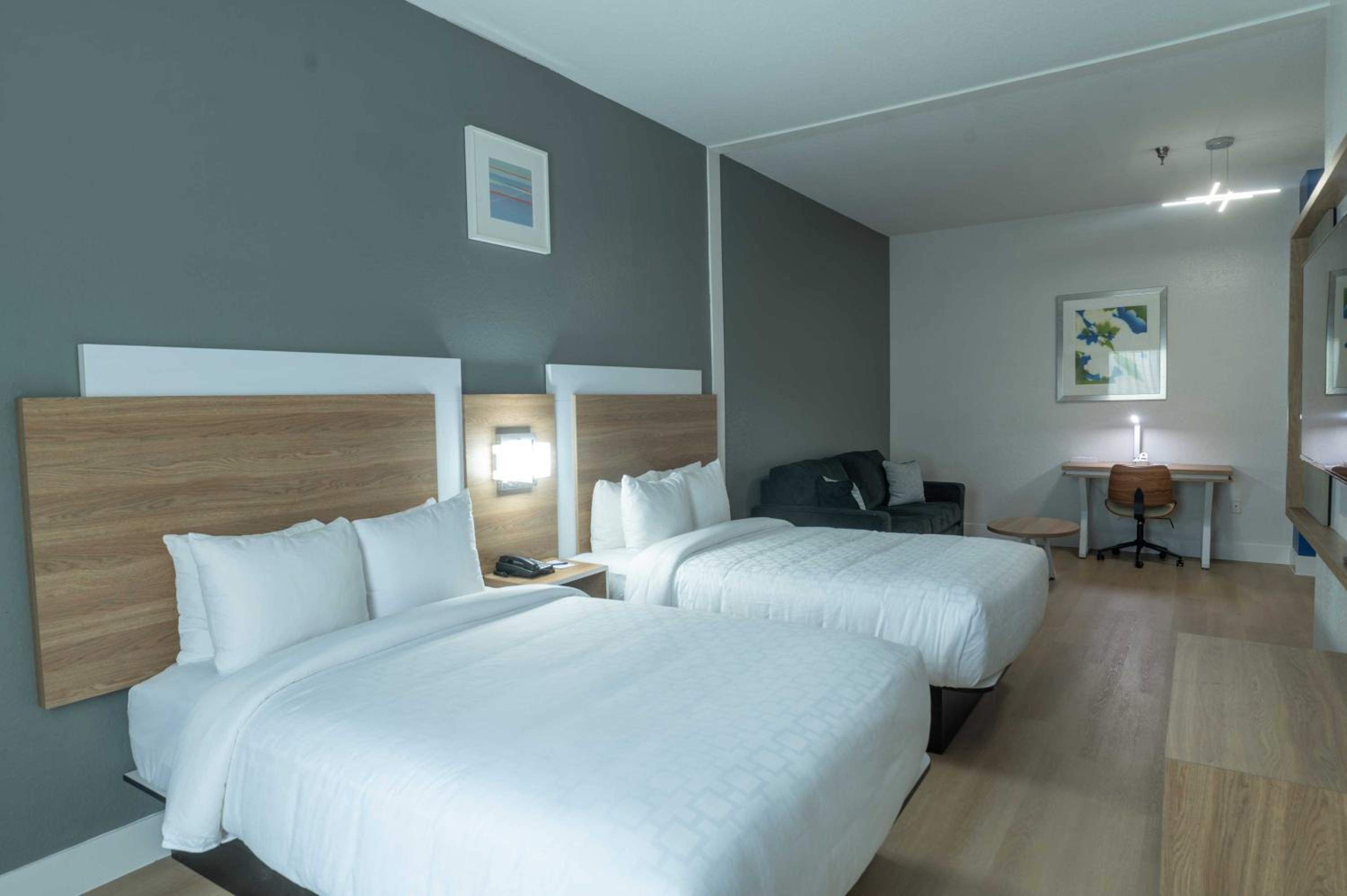 One Room Suite with Two Double Beds - Non Smoking - Photo 1