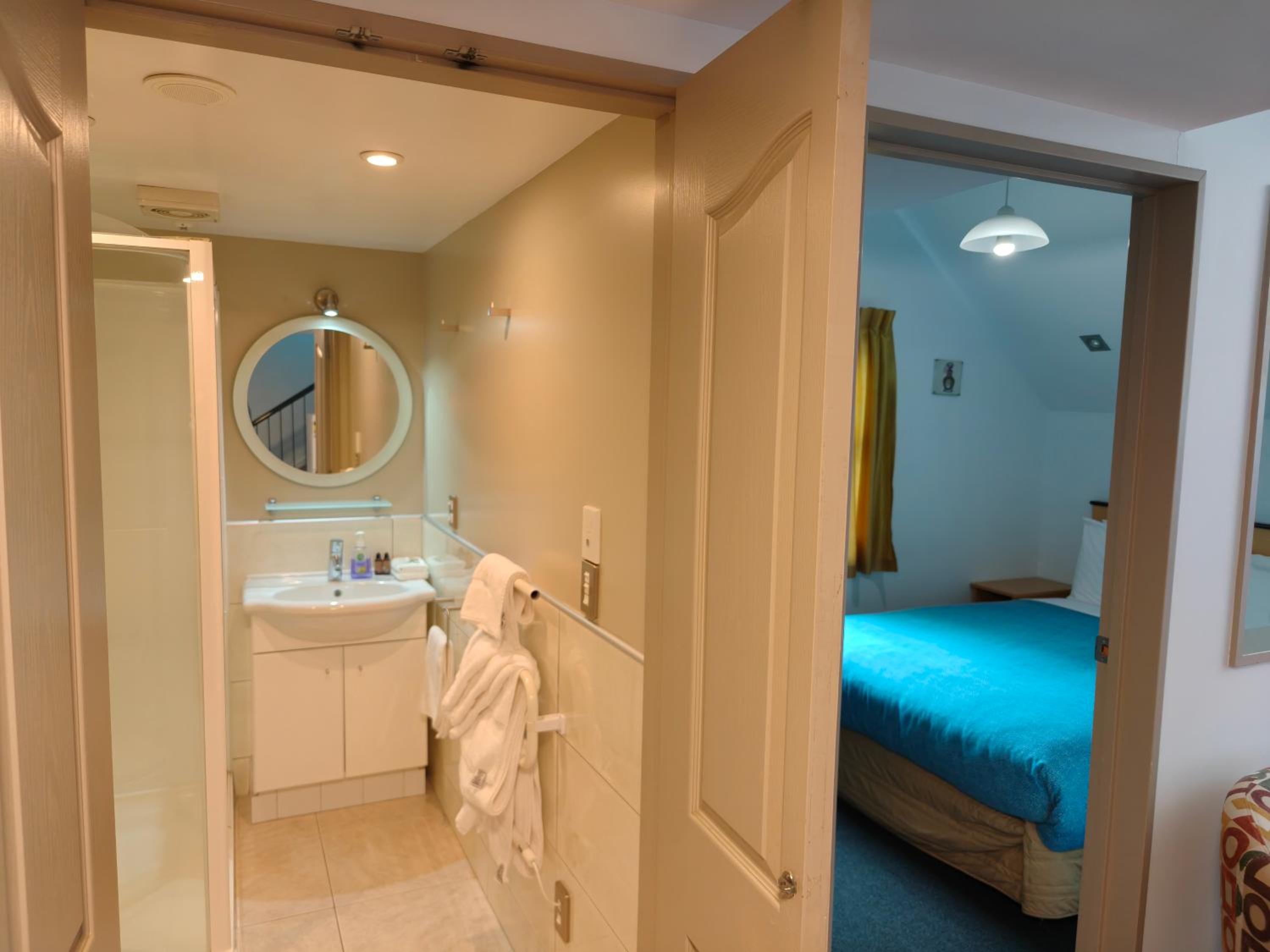 Family Room with Shower photo 3