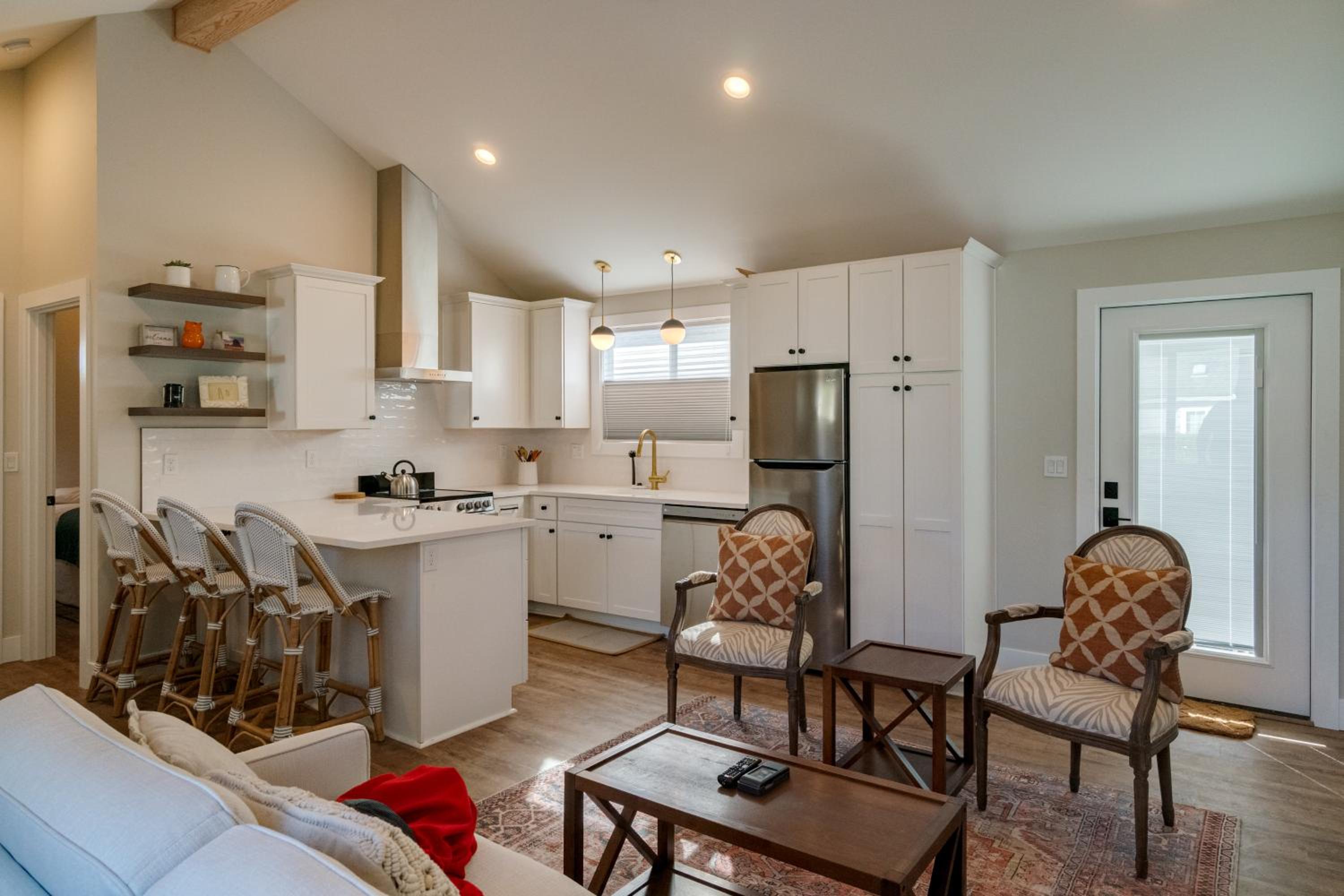 Larch Street Beach Cottage photo 2